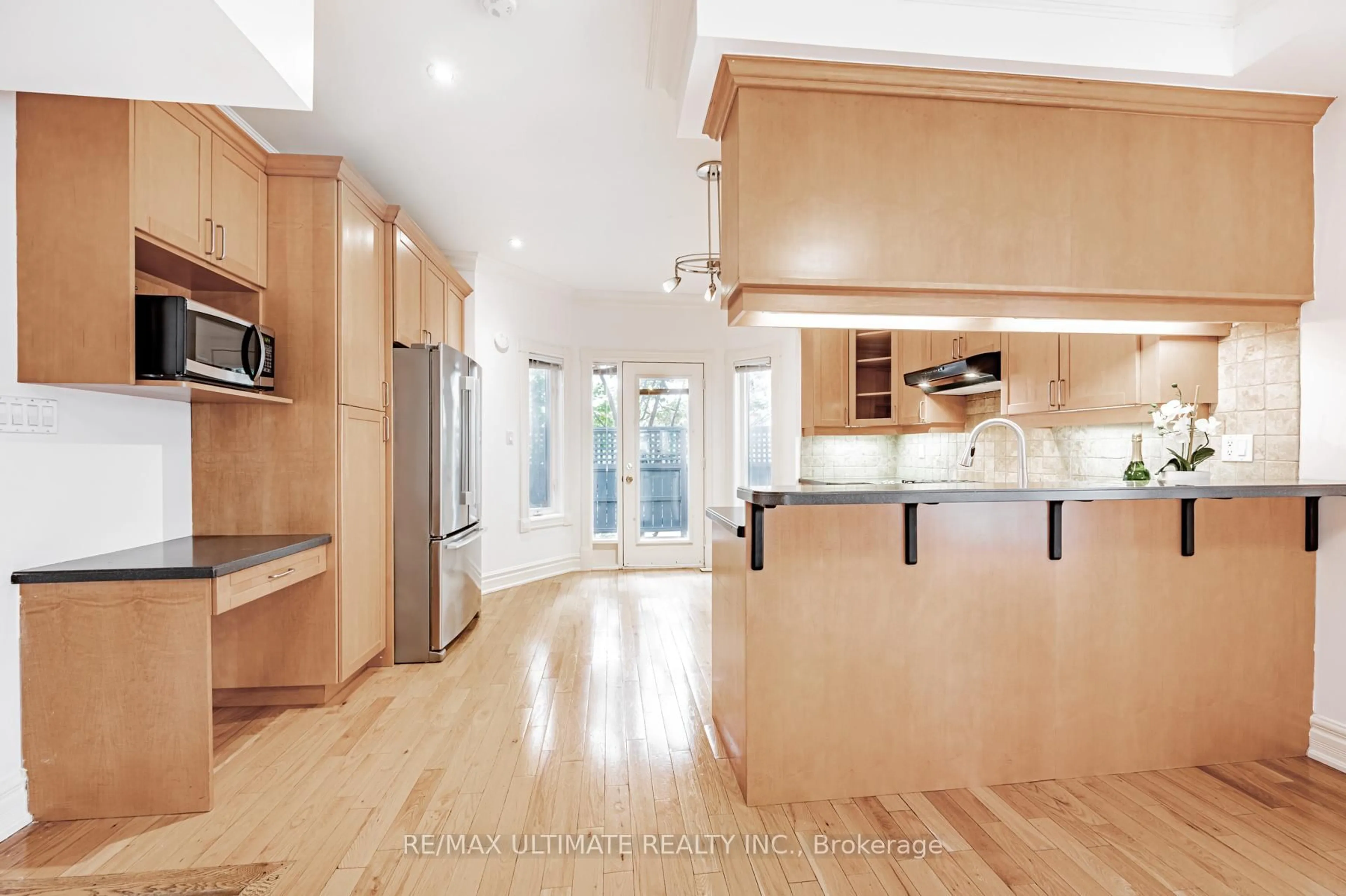 Open concept kitchen, unknown for 23 Annex Lane, Toronto Ontario M5R 3V2