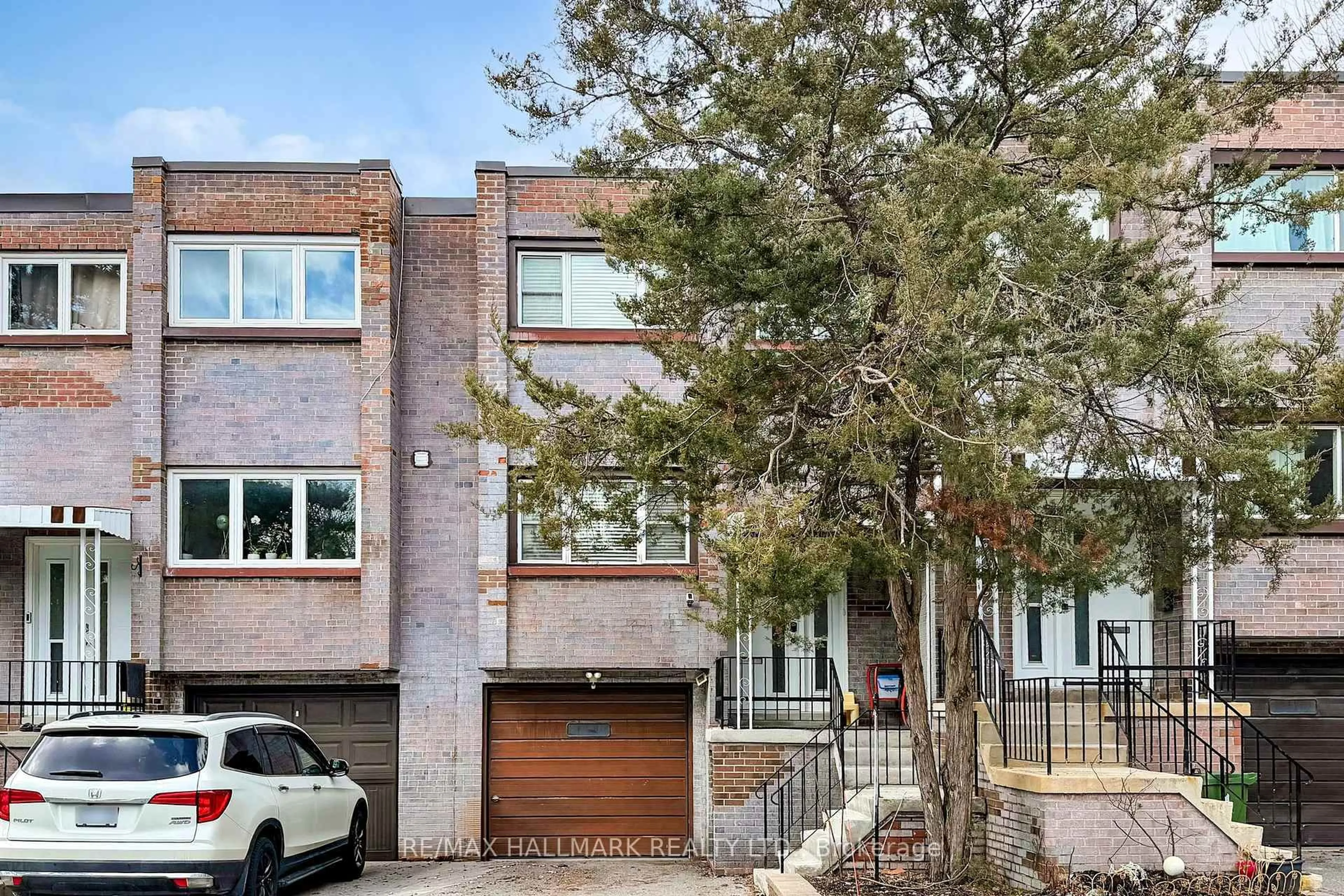 Home with brick exterior material, street for 25 Candy Court Way, Toronto Ontario M2R 2Y7