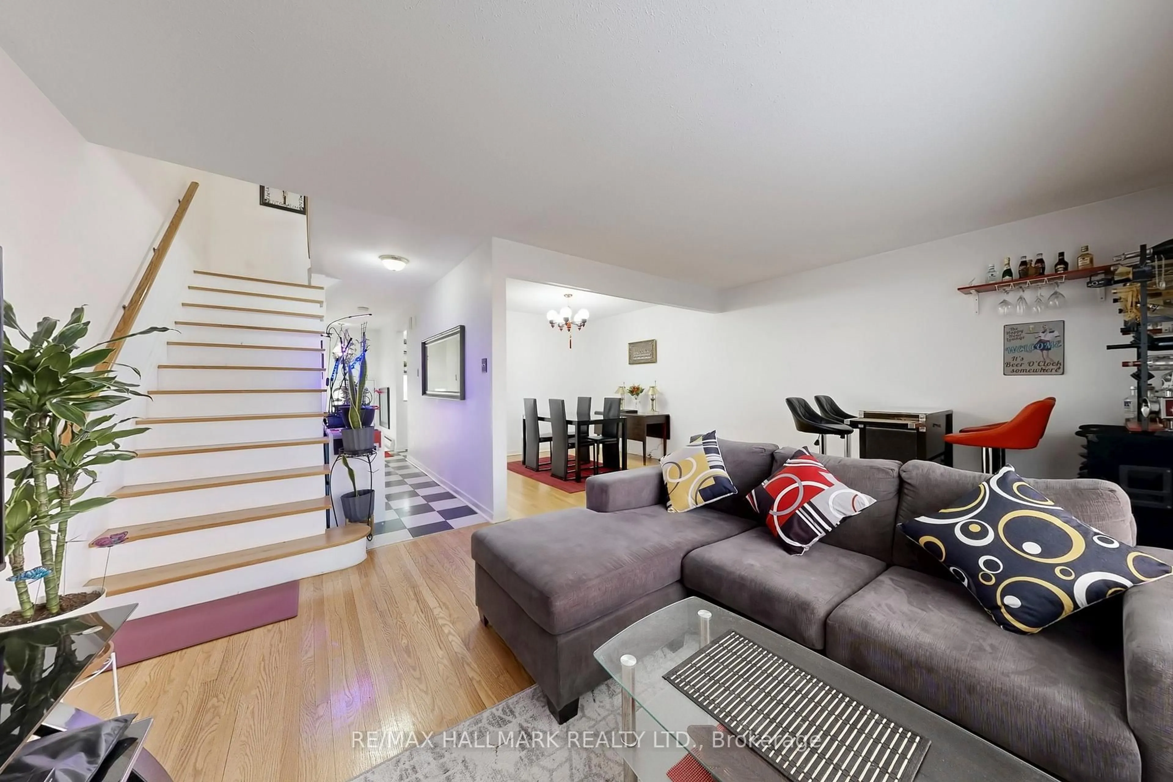 Living room with furniture, unknown for 25 Candy Court Way, Toronto Ontario M2R 2Y7