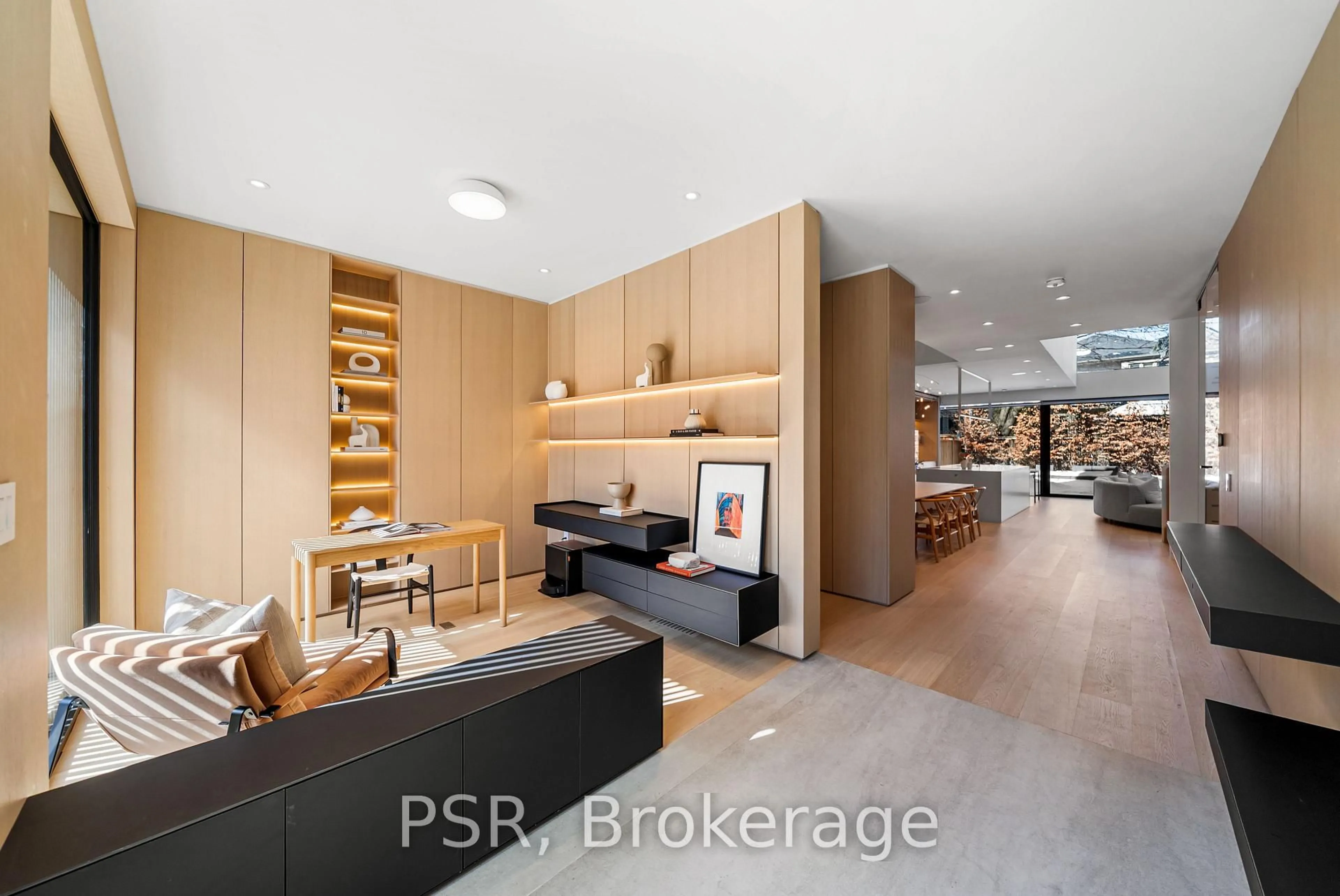 Lobby for 188 Montclair Ave, Toronto Ontario M5P 1P9