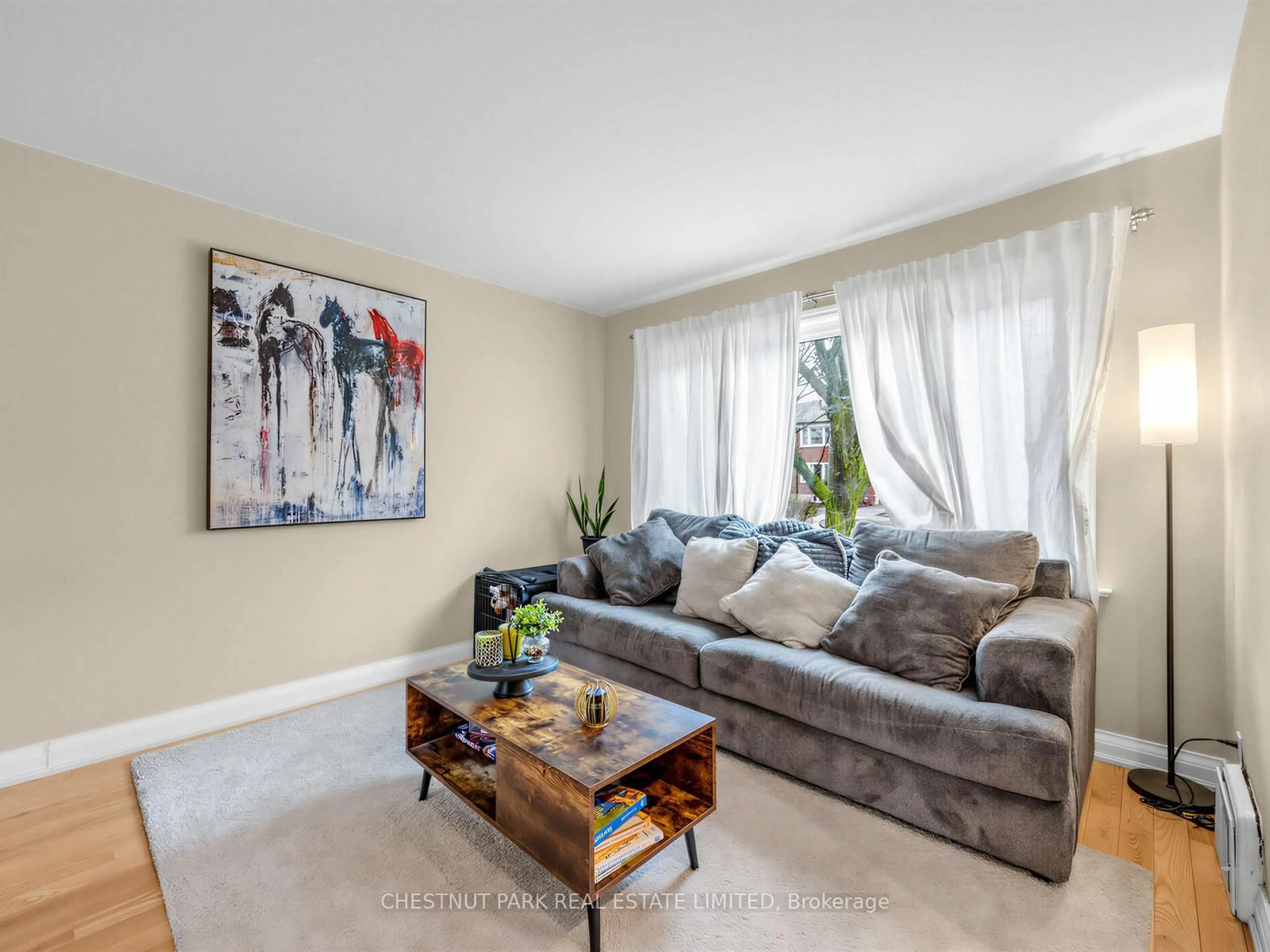 Living room with furniture, unknown for 246 Donlea Dr, Toronto Ontario M4G 2N2