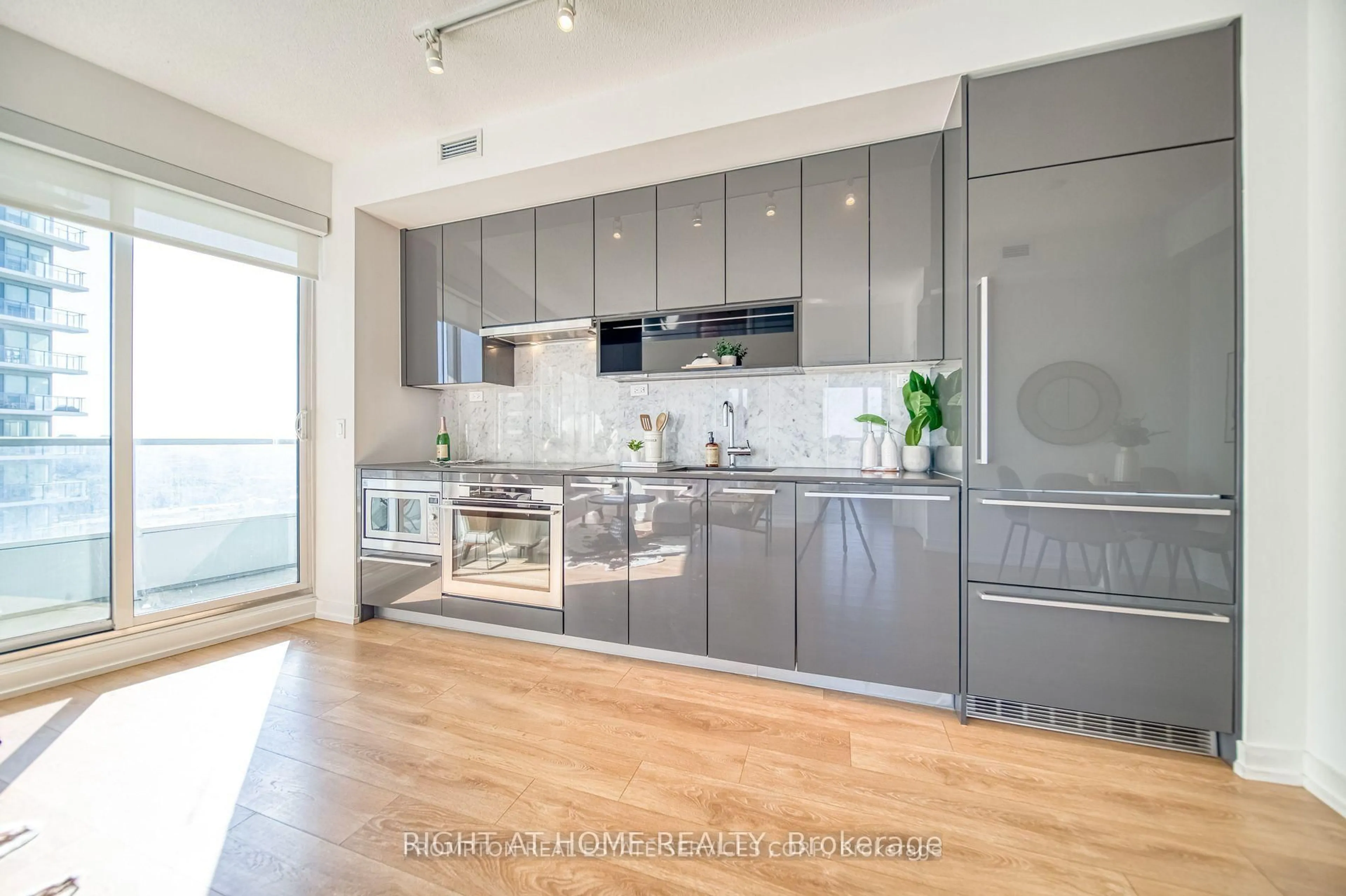 Contemporary kitchen, unknown for 115 MCMAHON Dr #1005, Toronto Ontario M2K 0E3