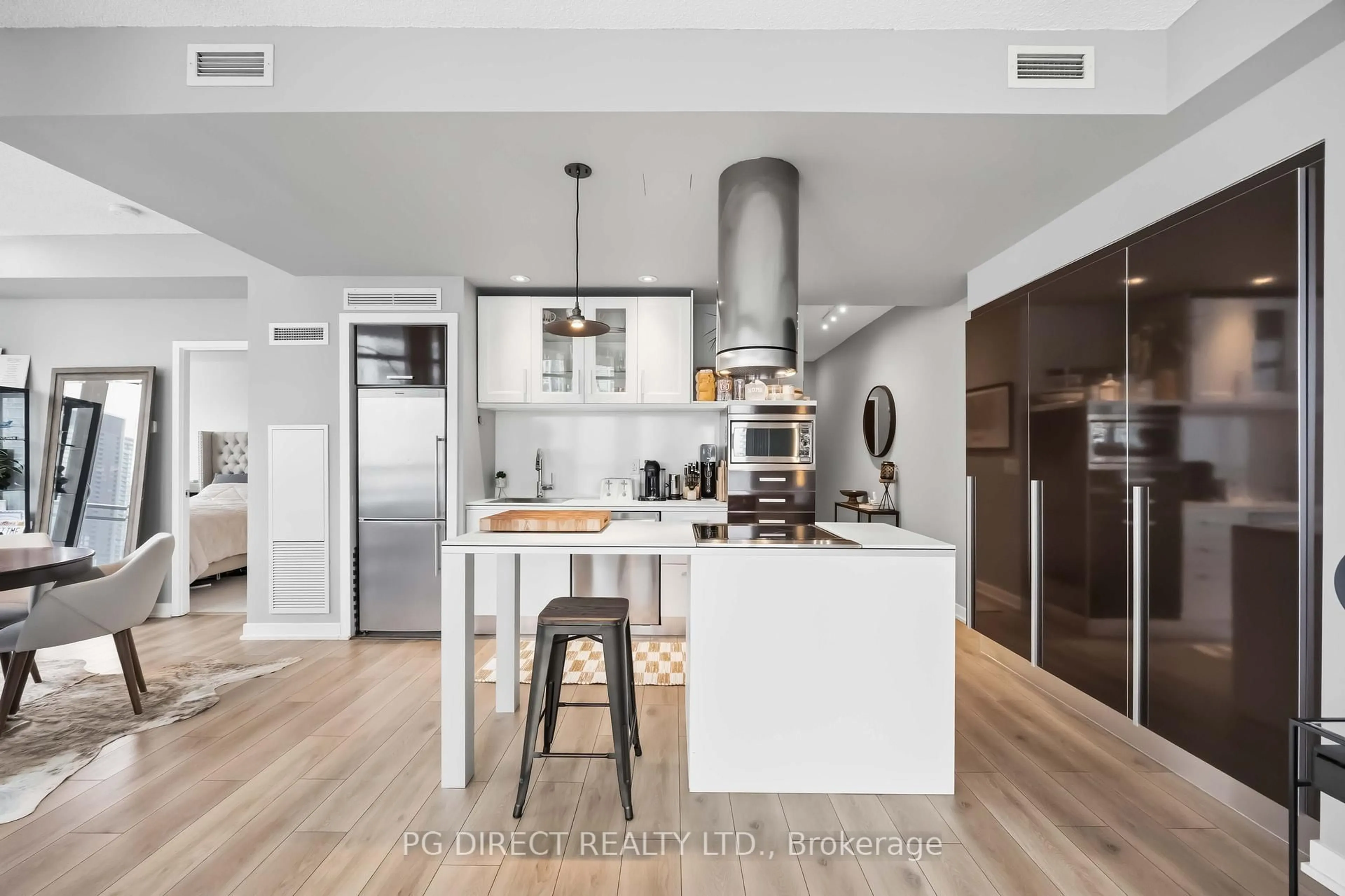 Contemporary kitchen, unknown for 38 Dan Leckie Way #3008, Toronto Ontario M5V 2V6