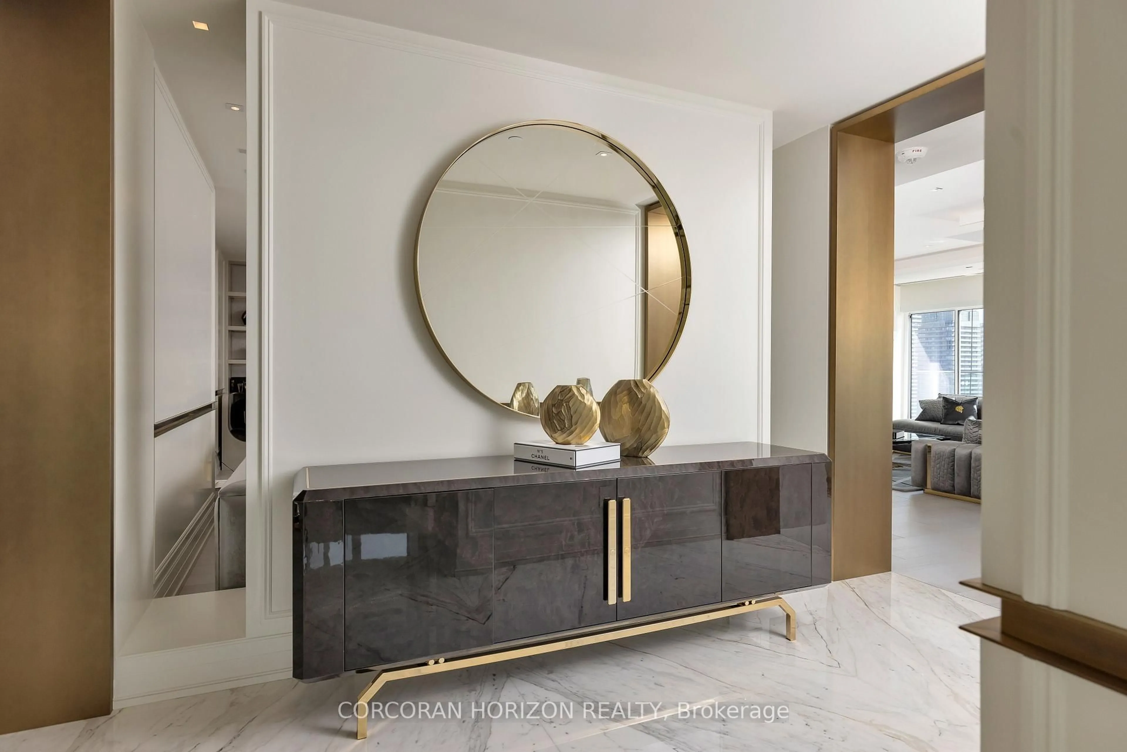 Unknown for 200 Cumberland St #3802, Toronto Ontario M5R 0B7