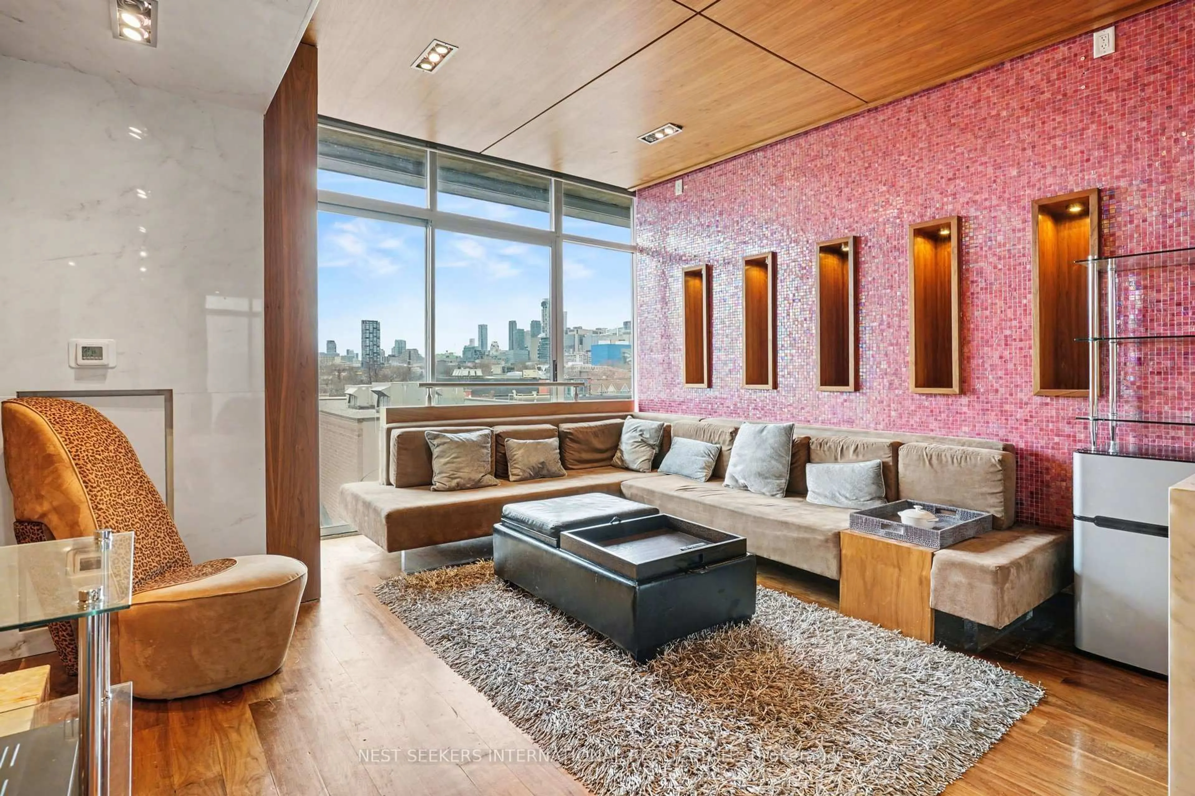 Unknown for 388 Richmond St #519, Toronto Ontario M5V 3P1