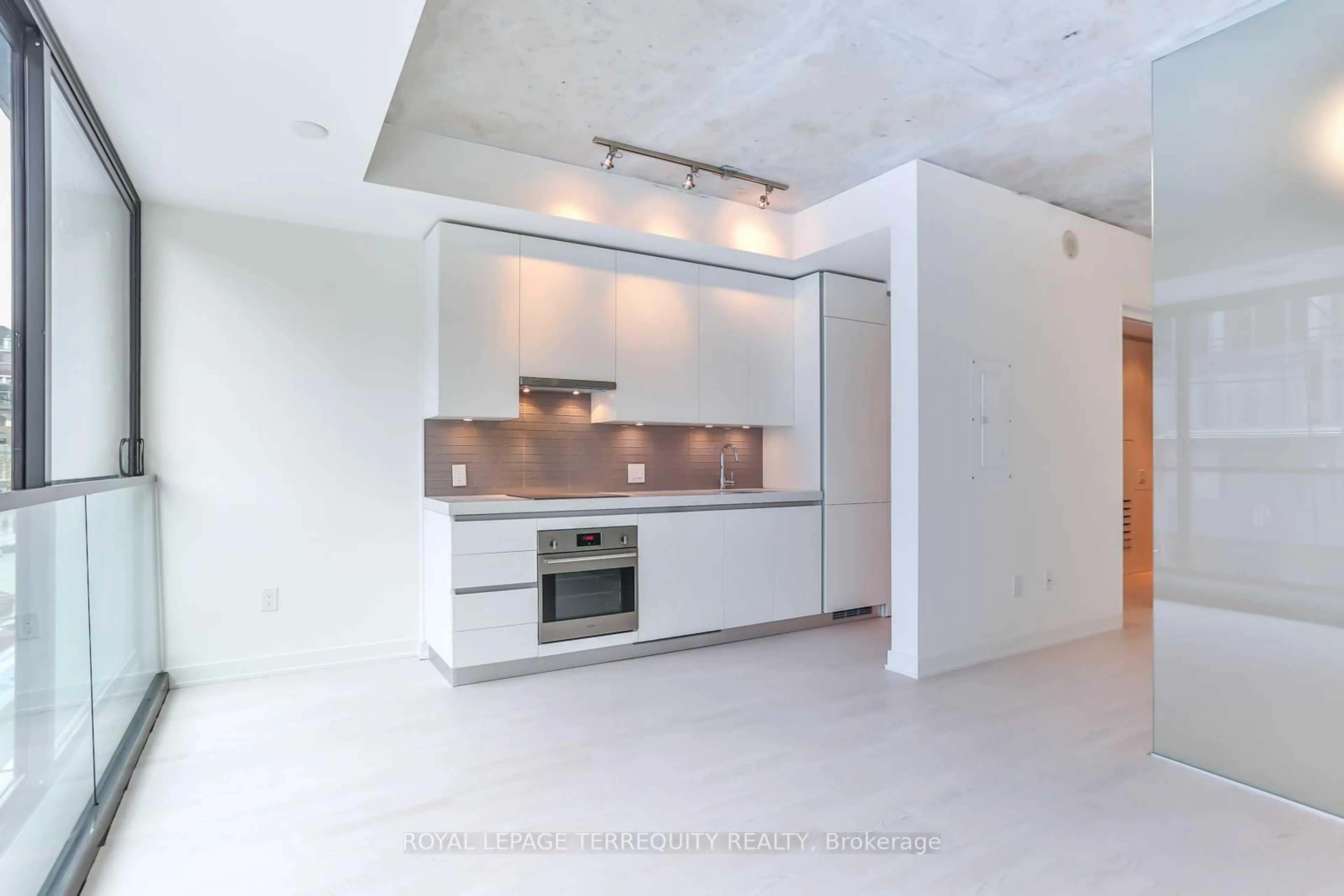 Open concept kitchen, unknown for 629 King St #215, Toronto Ontario M5V 0G9