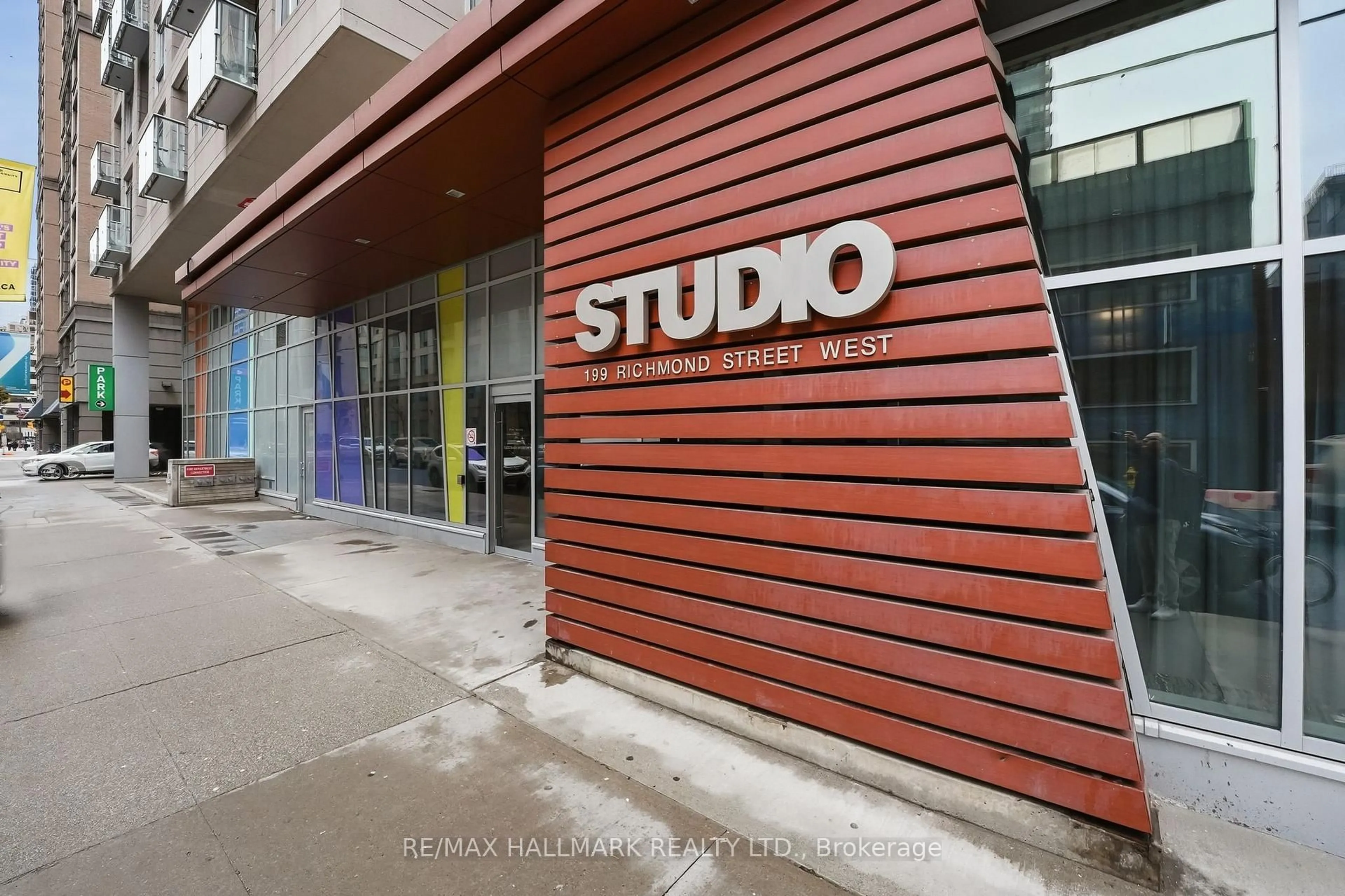 Patio, street for 199 Richmond St #PH101, Toronto Ontario M5V 0H4