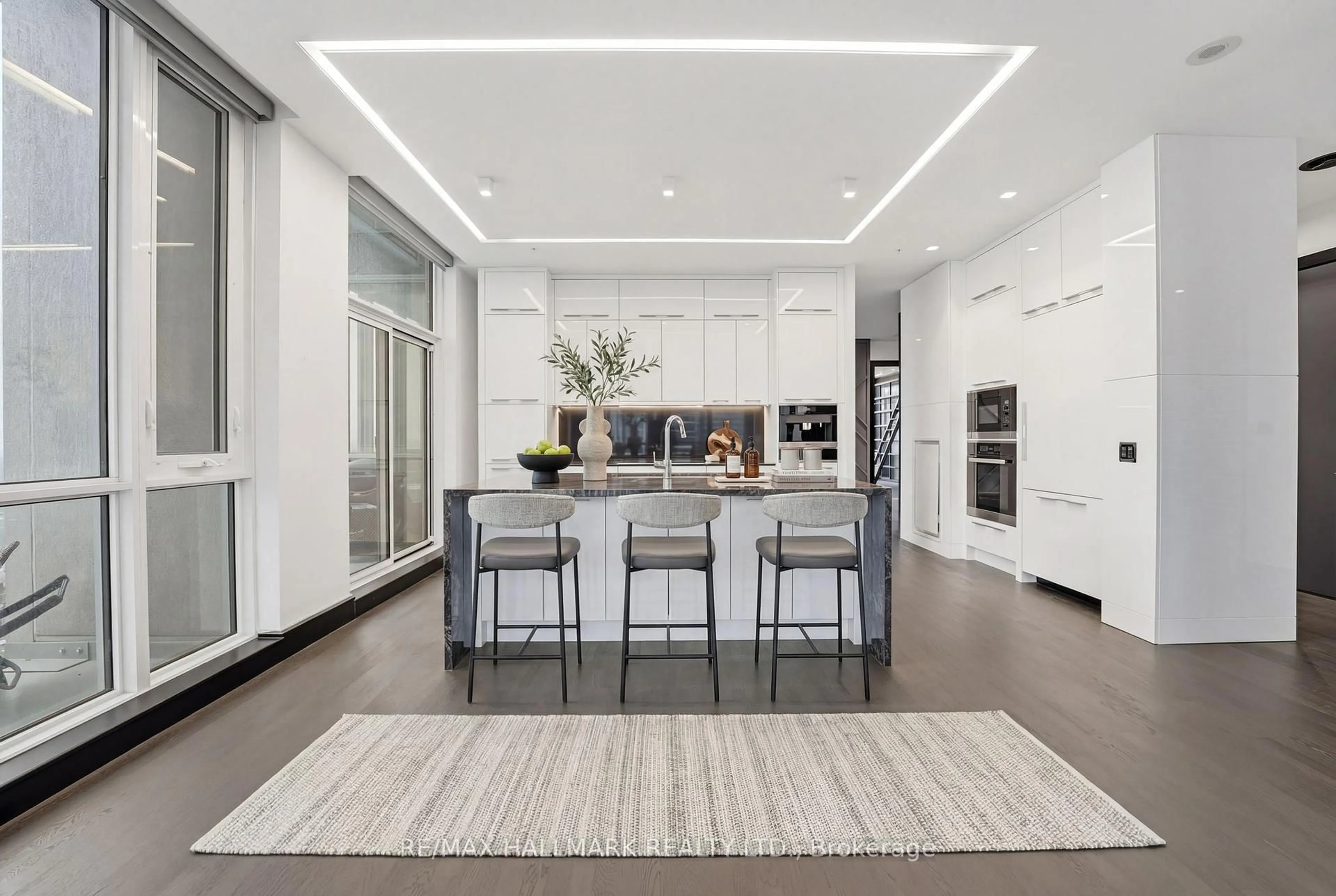 Contemporary kitchen, unknown for 199 Richmond St #PH101, Toronto Ontario M5V 0H4