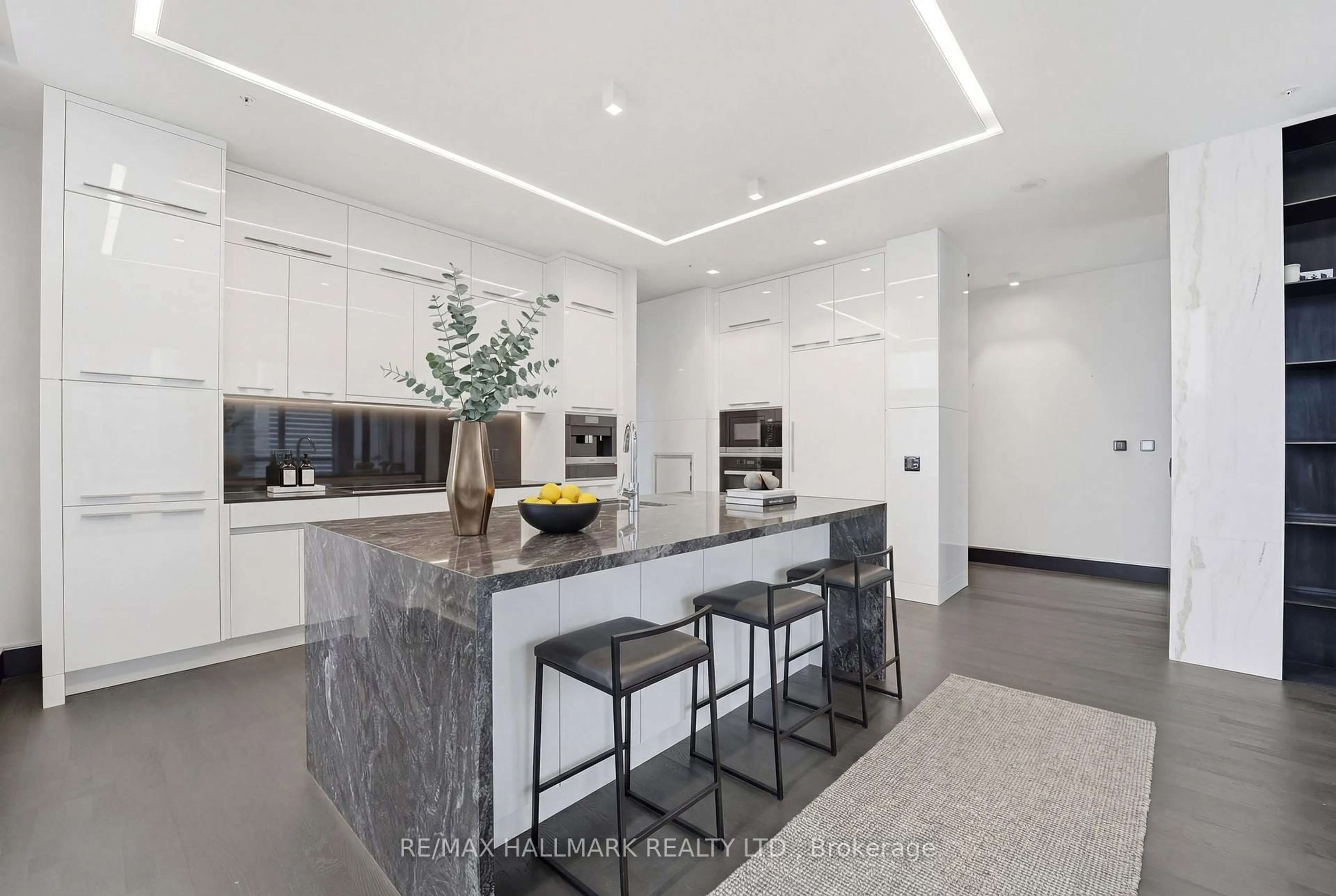 Contemporary kitchen, unknown for 199 Richmond St #PH101, Toronto Ontario M5V 0H4