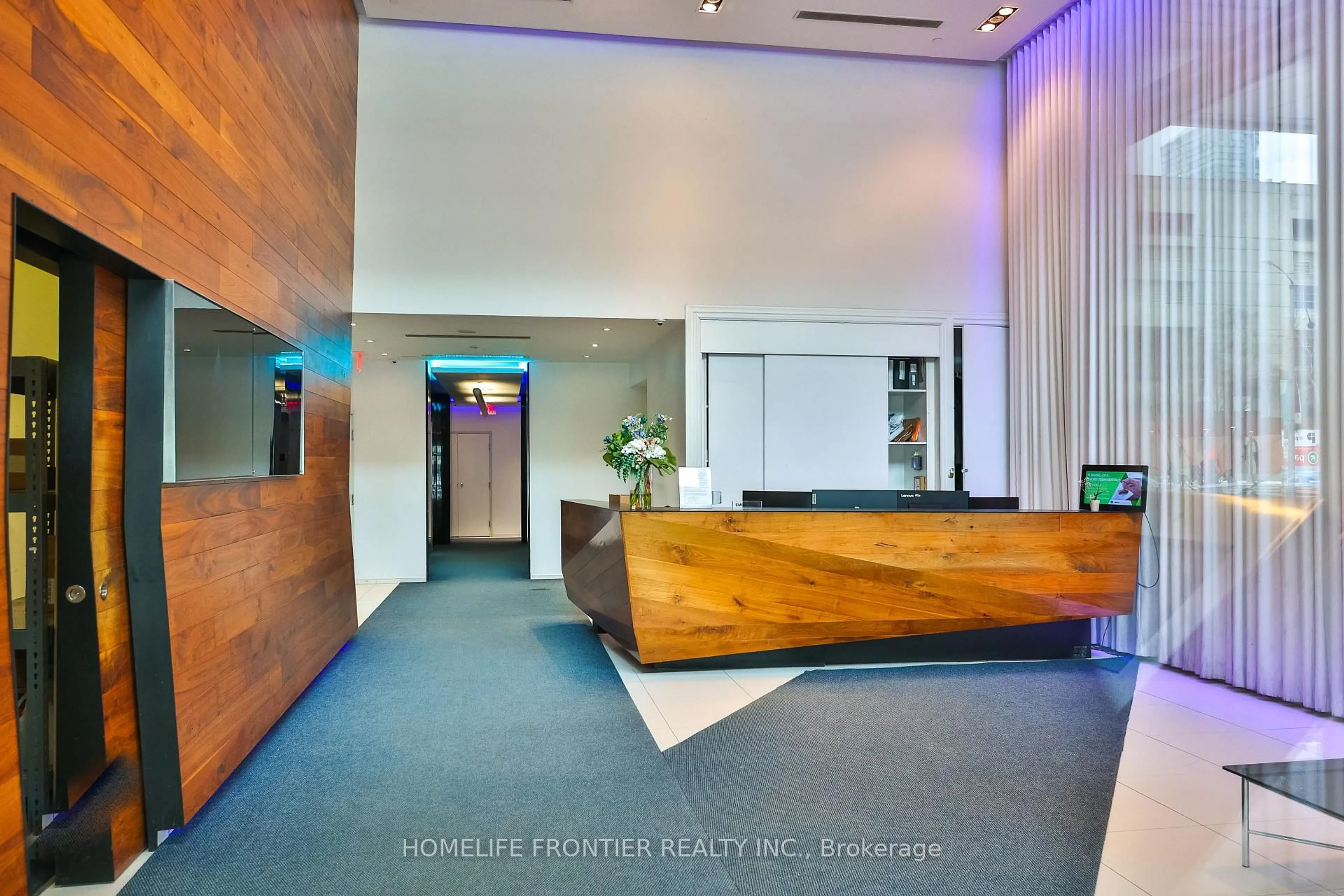 Indoor foyer for 10 Navy Wharf Crt #2802, Toronto Ontario M5V 3V2