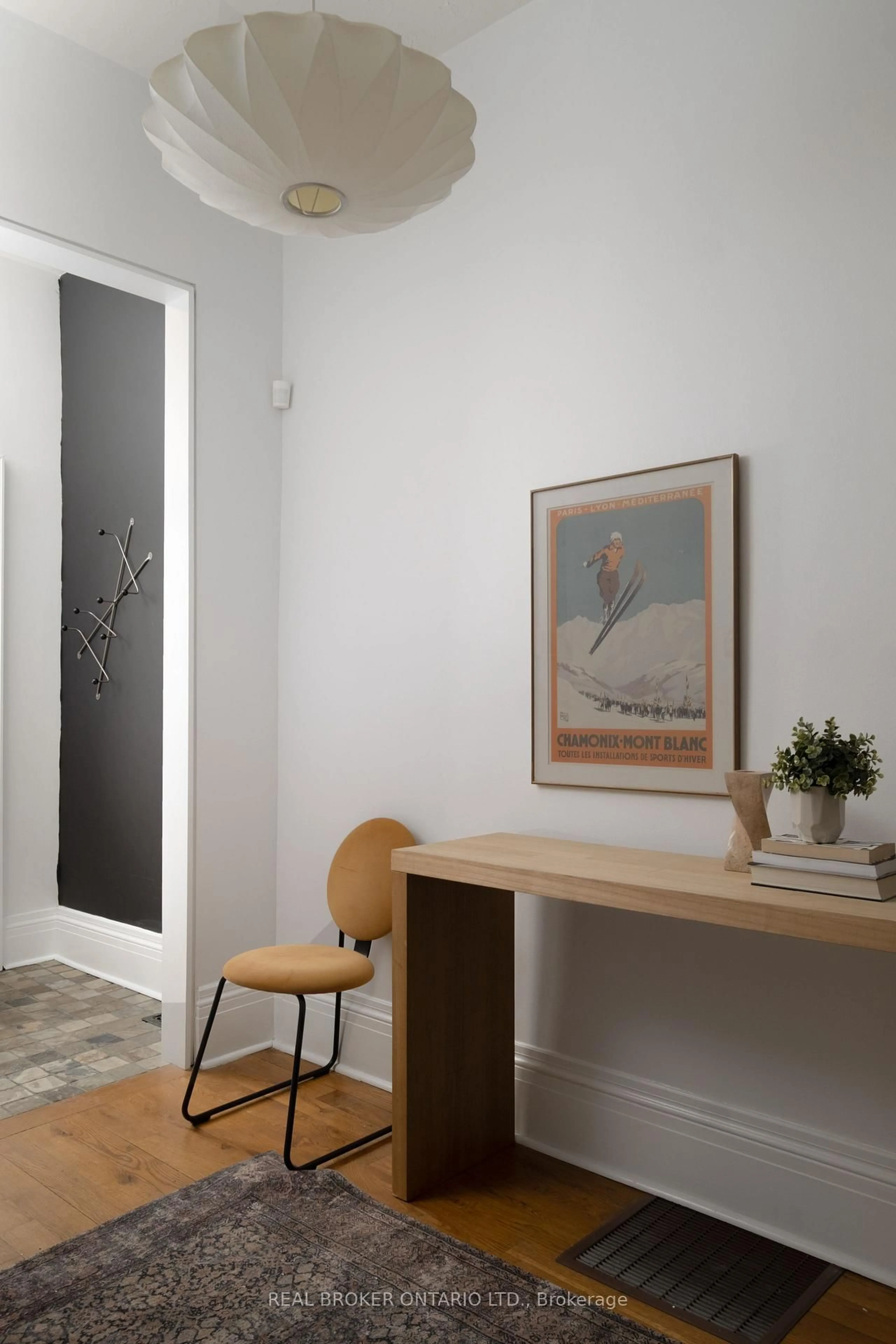 Indoor entryway for 59 Stafford St, Toronto Ontario M6J 2R7