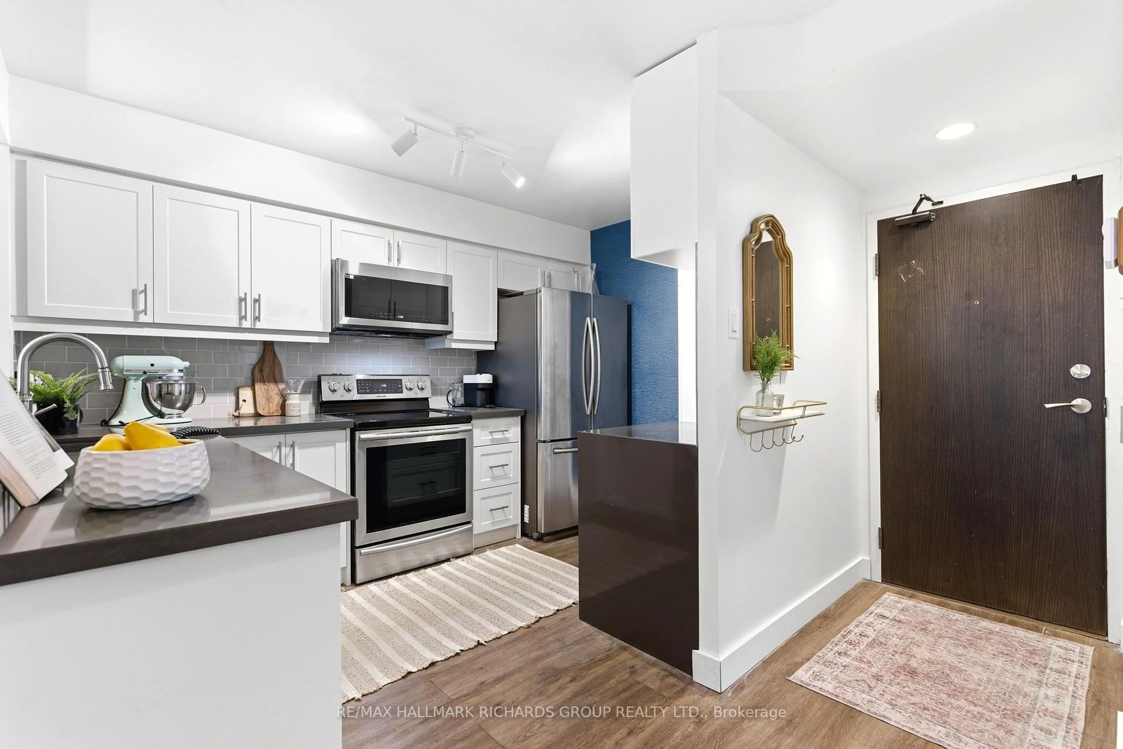 Open concept kitchen, unknown for 60 Homewood Ave #501, Toronto Ontario M4Y 2X4