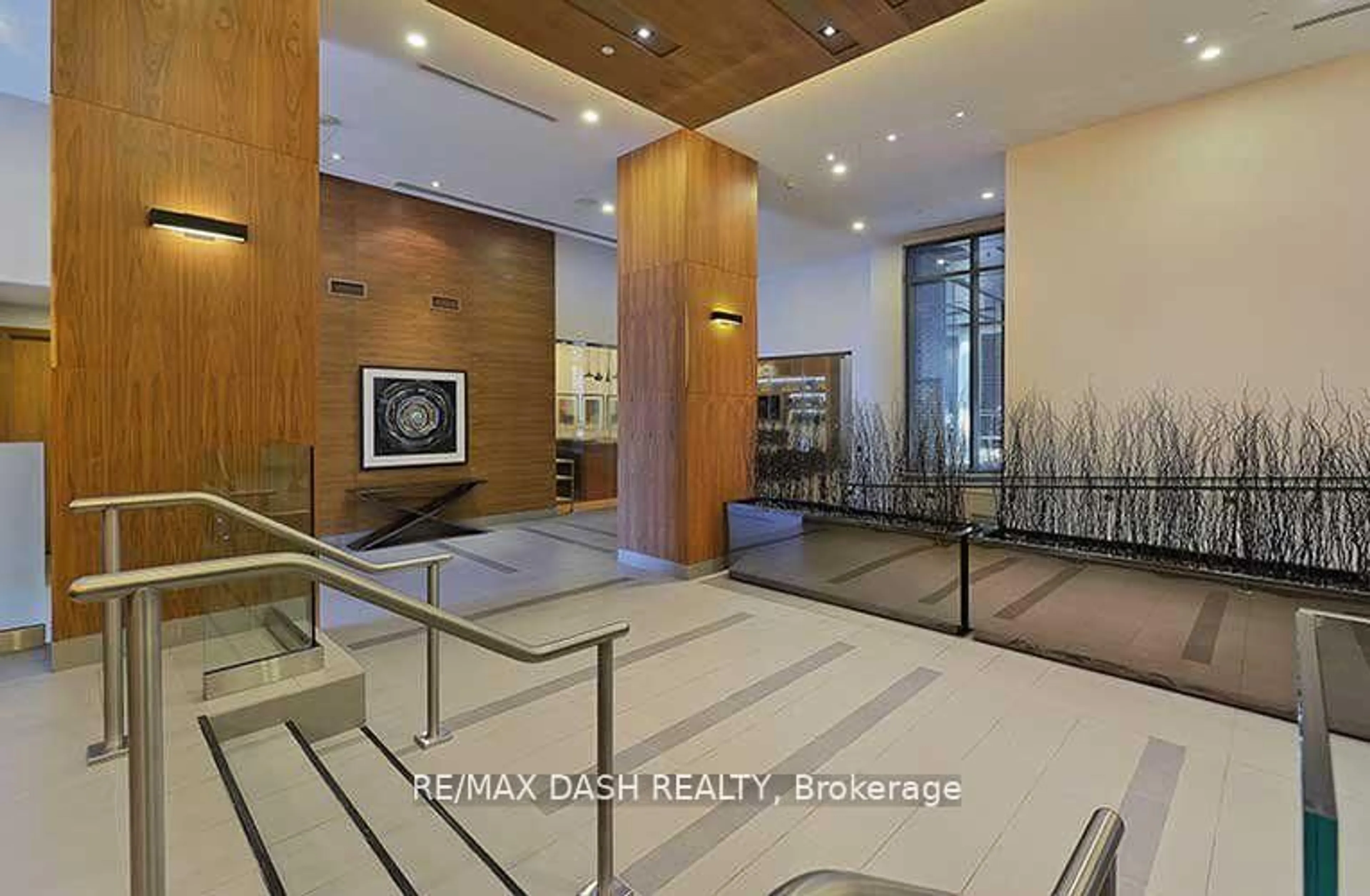 Lobby for 295 Adelaide St #710, Toronto Ontario M5V 0L4