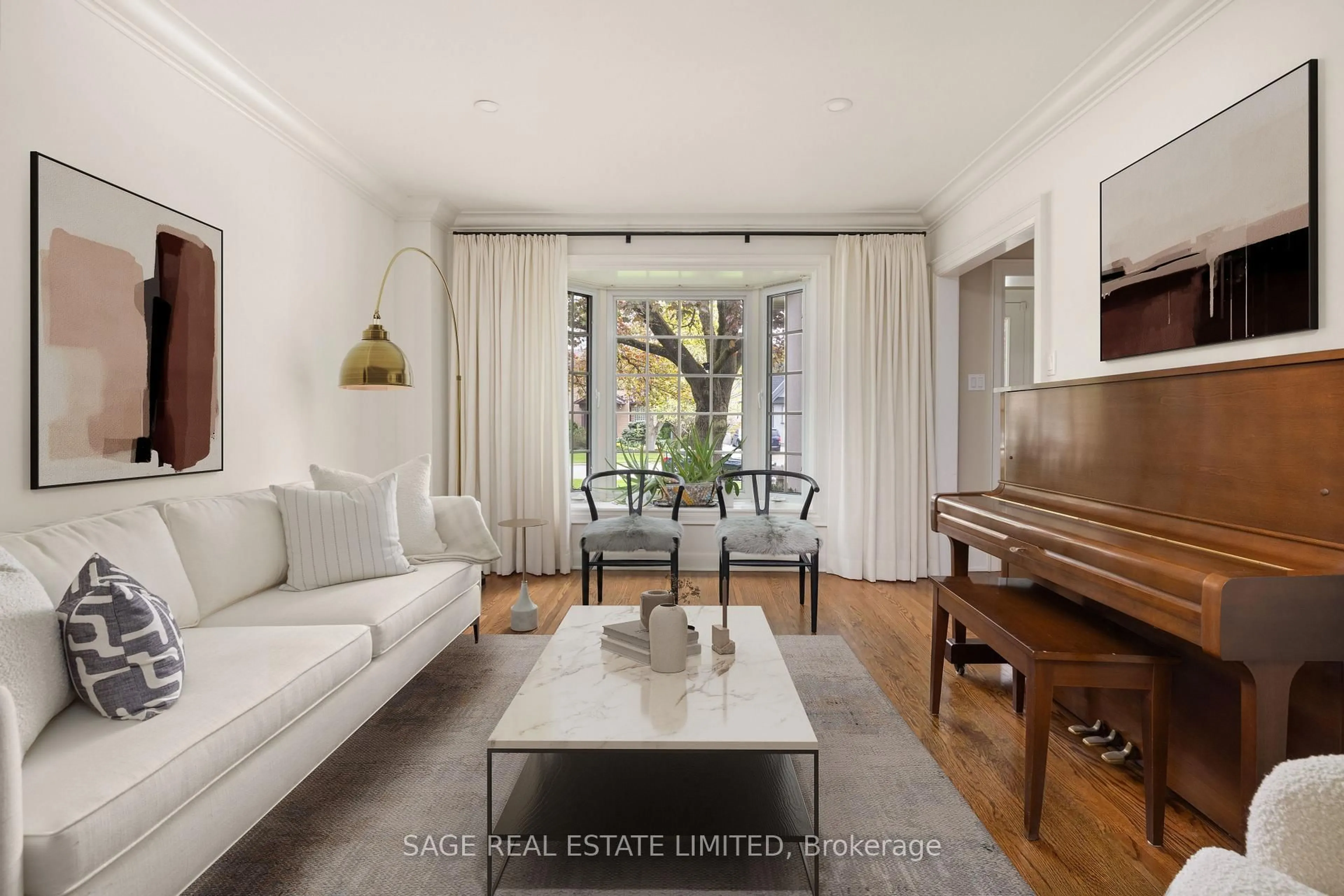 Living room with furniture, unknown for 9 Canfield Pl, Toronto Ontario M3B 2V5