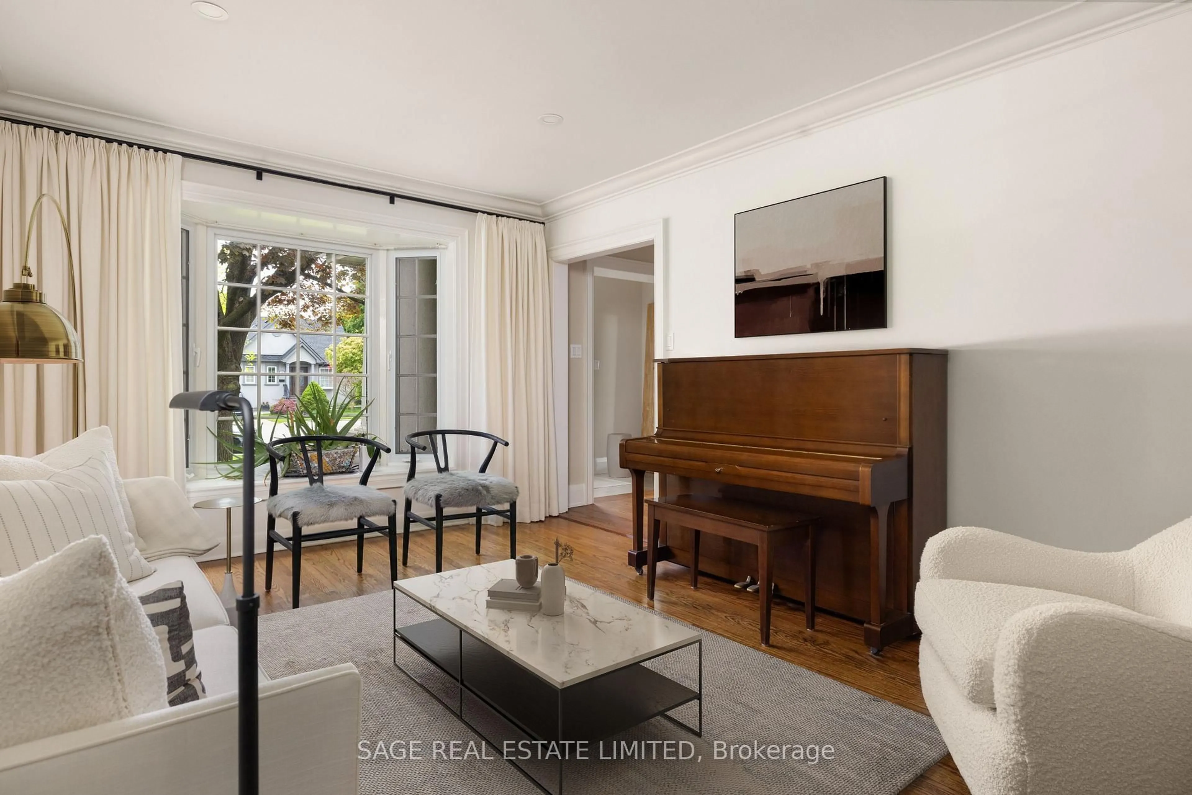 Living room with furniture, unknown for 9 Canfield Pl, Toronto Ontario M3B 2V5