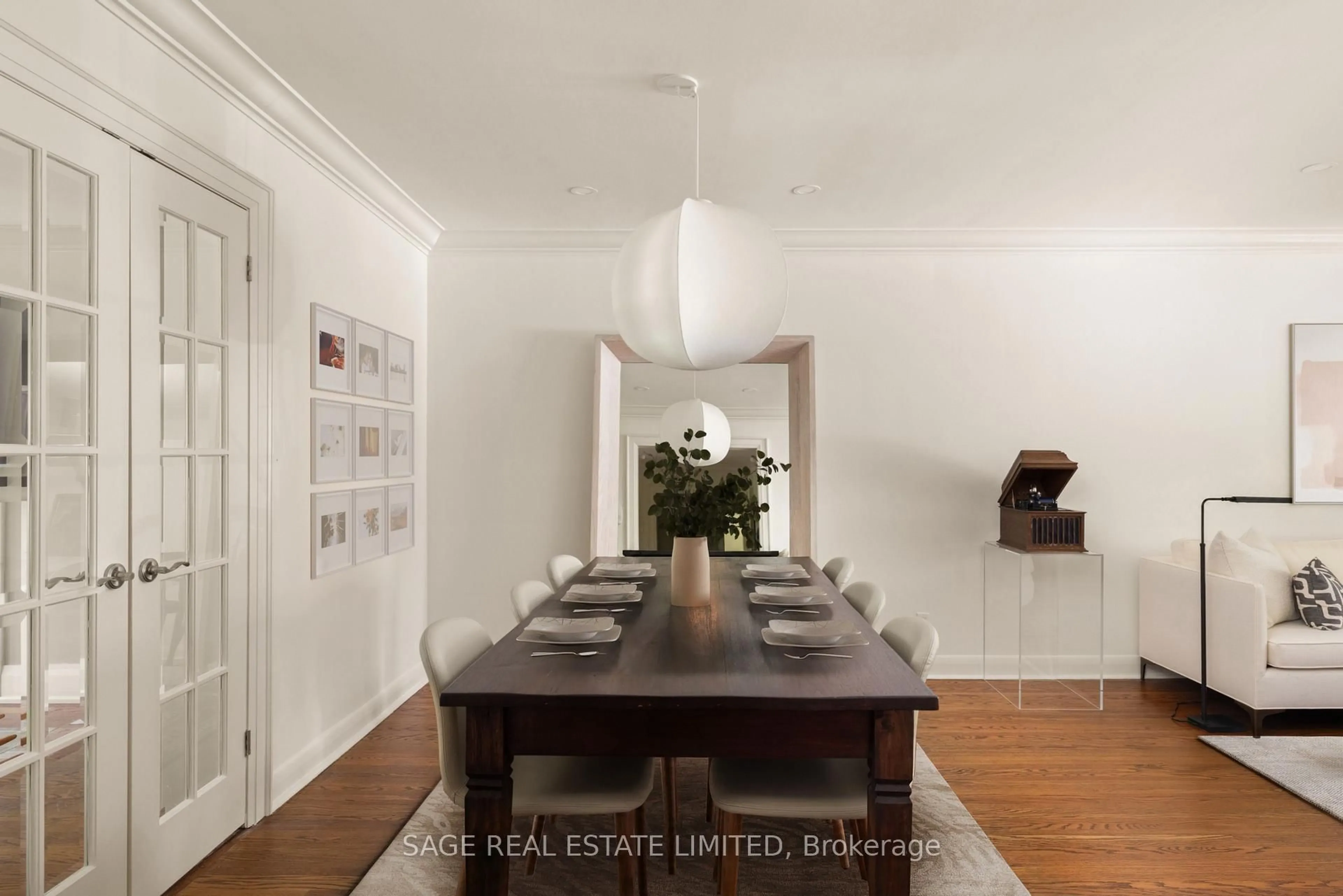 Dining room, wood/laminate floor for 9 Canfield Pl, Toronto Ontario M3B 2V5