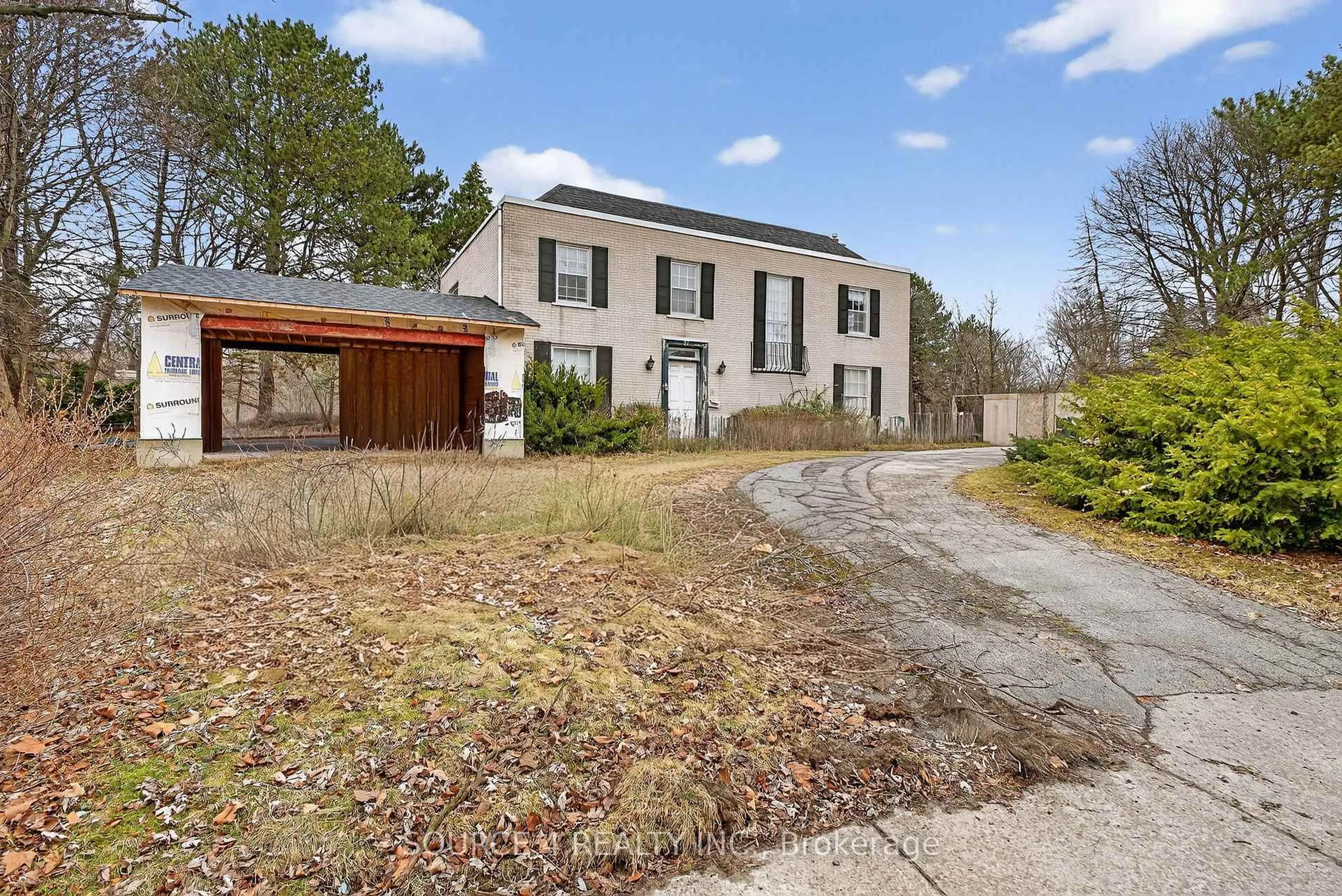 A pic from outside/outdoor area/front of a property/back of a property/a pic from drone, street for 37 Wilket Rd, Toronto Ontario M2L 1N9