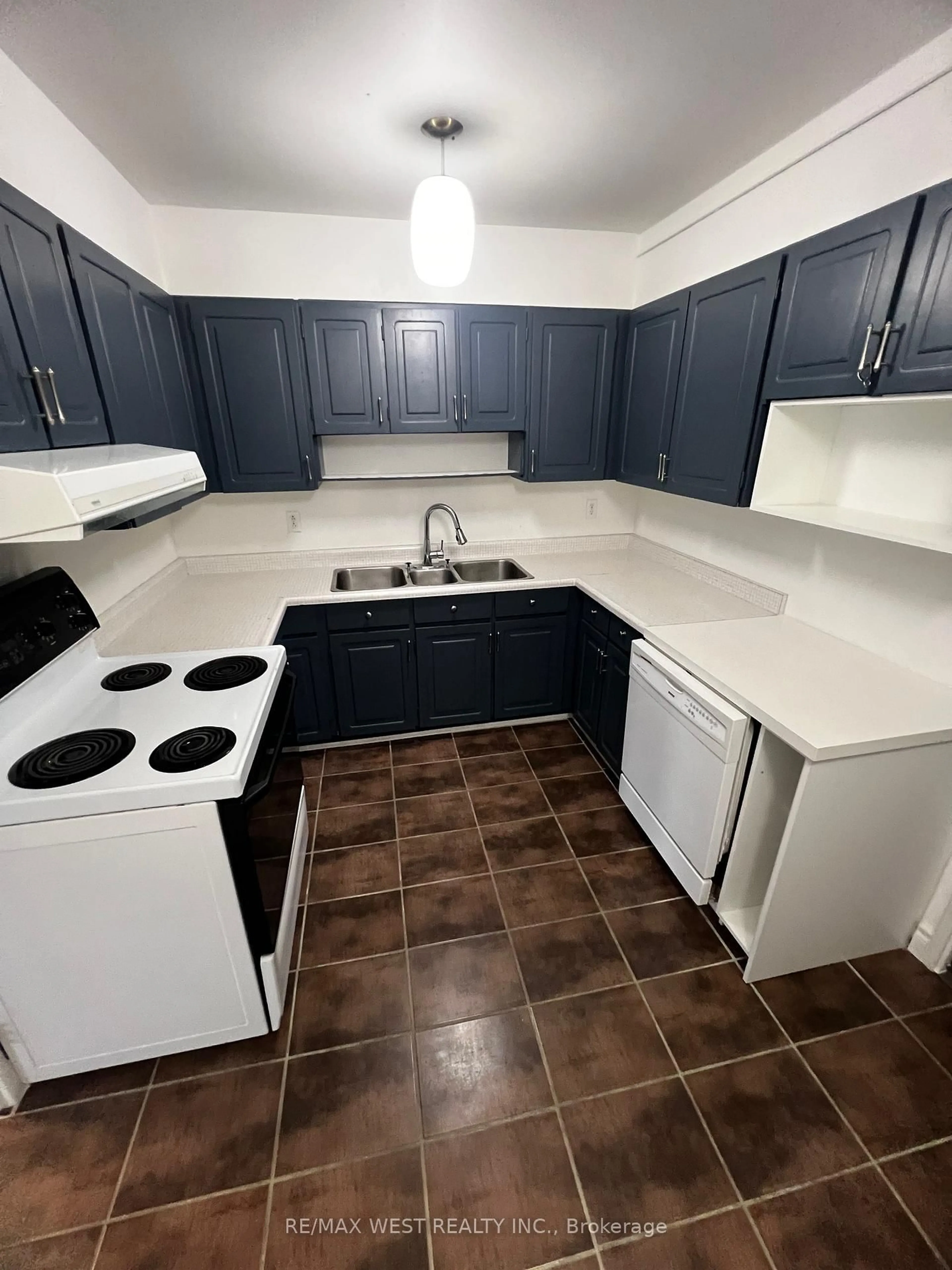 Standard kitchen, unknown for 130 Neptune Dr #202, Toronto Ontario M6A 1X5