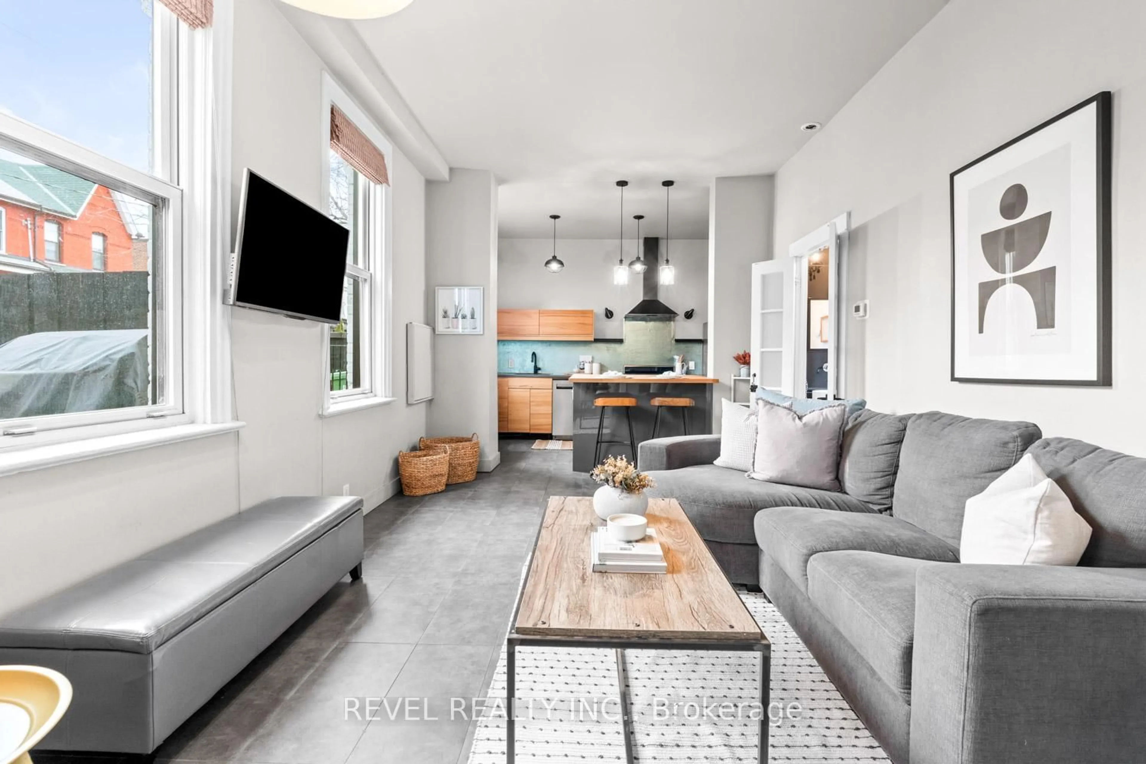 Living room with furniture, unknown for 89 Foxley St, Toronto Ontario M6J 1P9