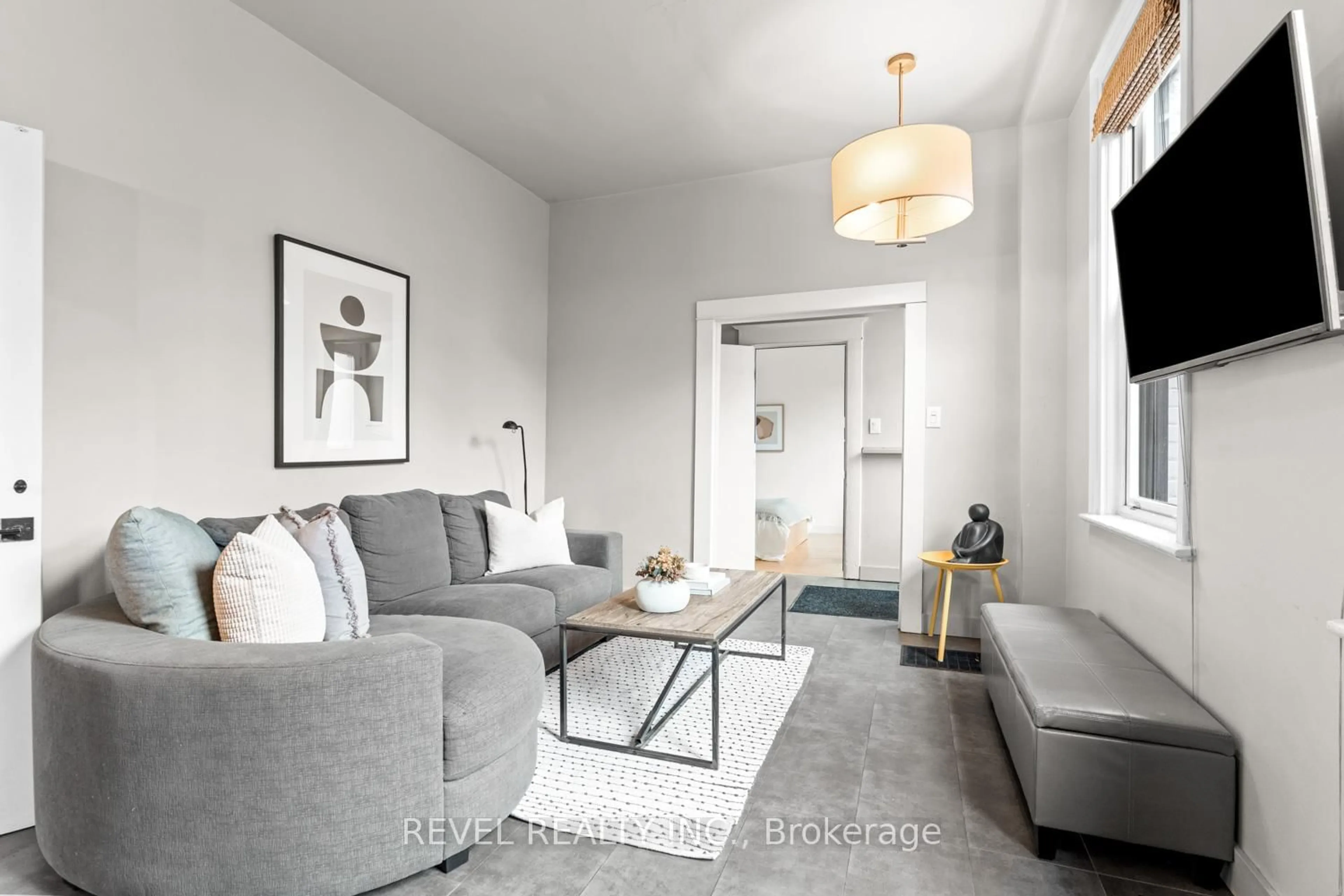 Living room with furniture, unknown for 89 Foxley St, Toronto Ontario M6J 1P9