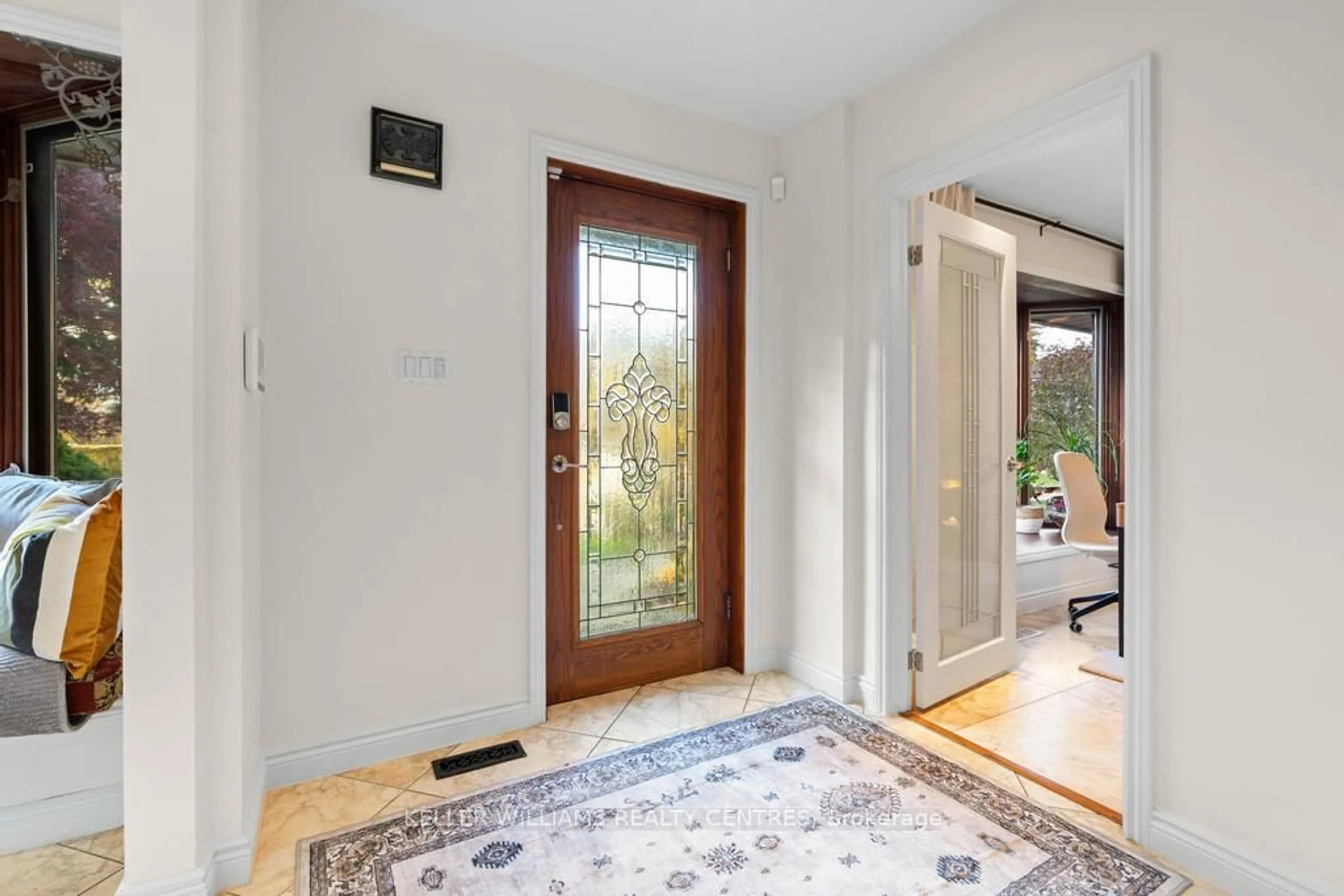 Indoor entryway for 50 Skyview Cres, Toronto Ontario M2J 1B8