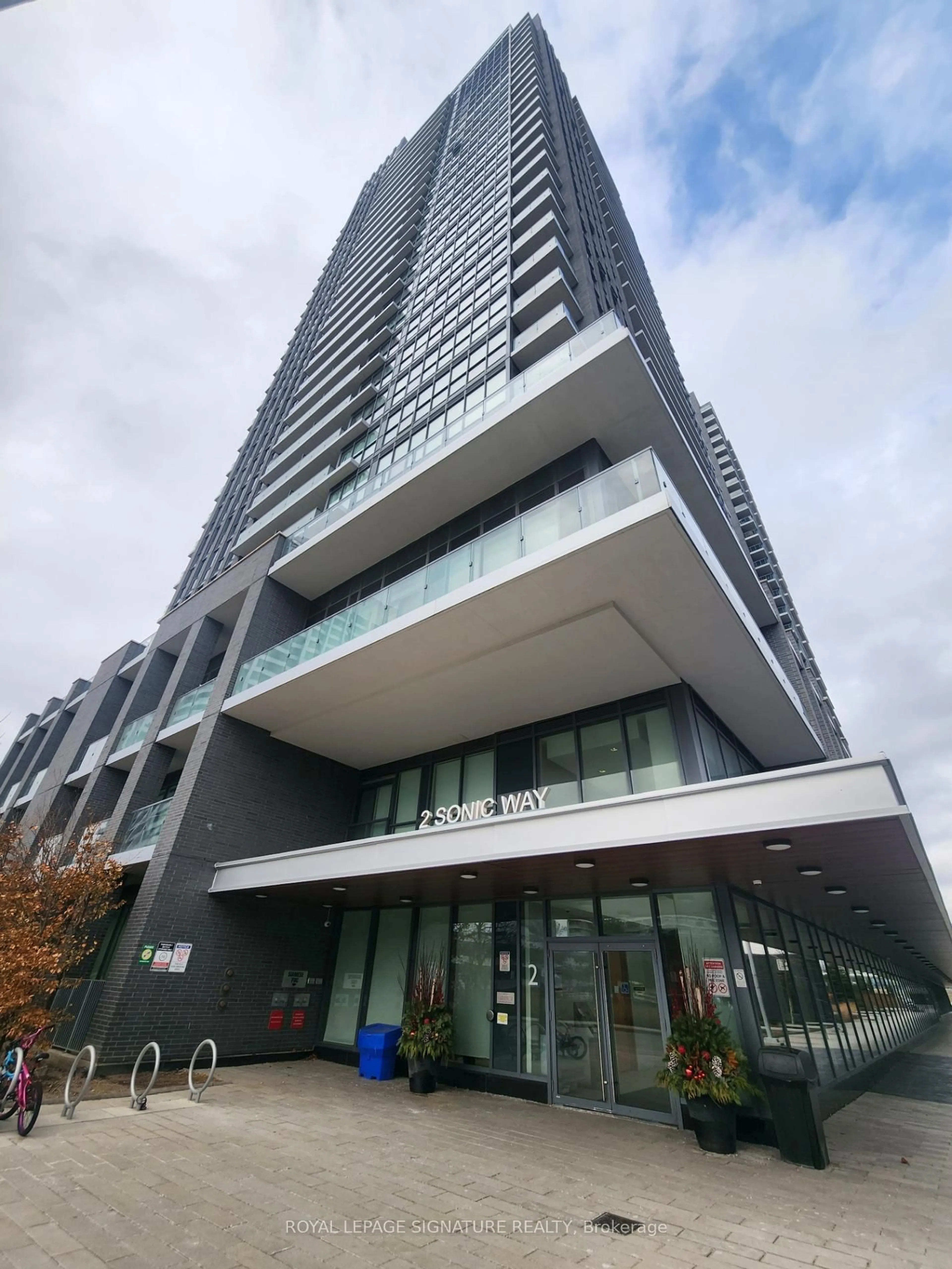 Indoor foyer for 2 Sonic Way #808, Toronto Ontario M3C 0P2