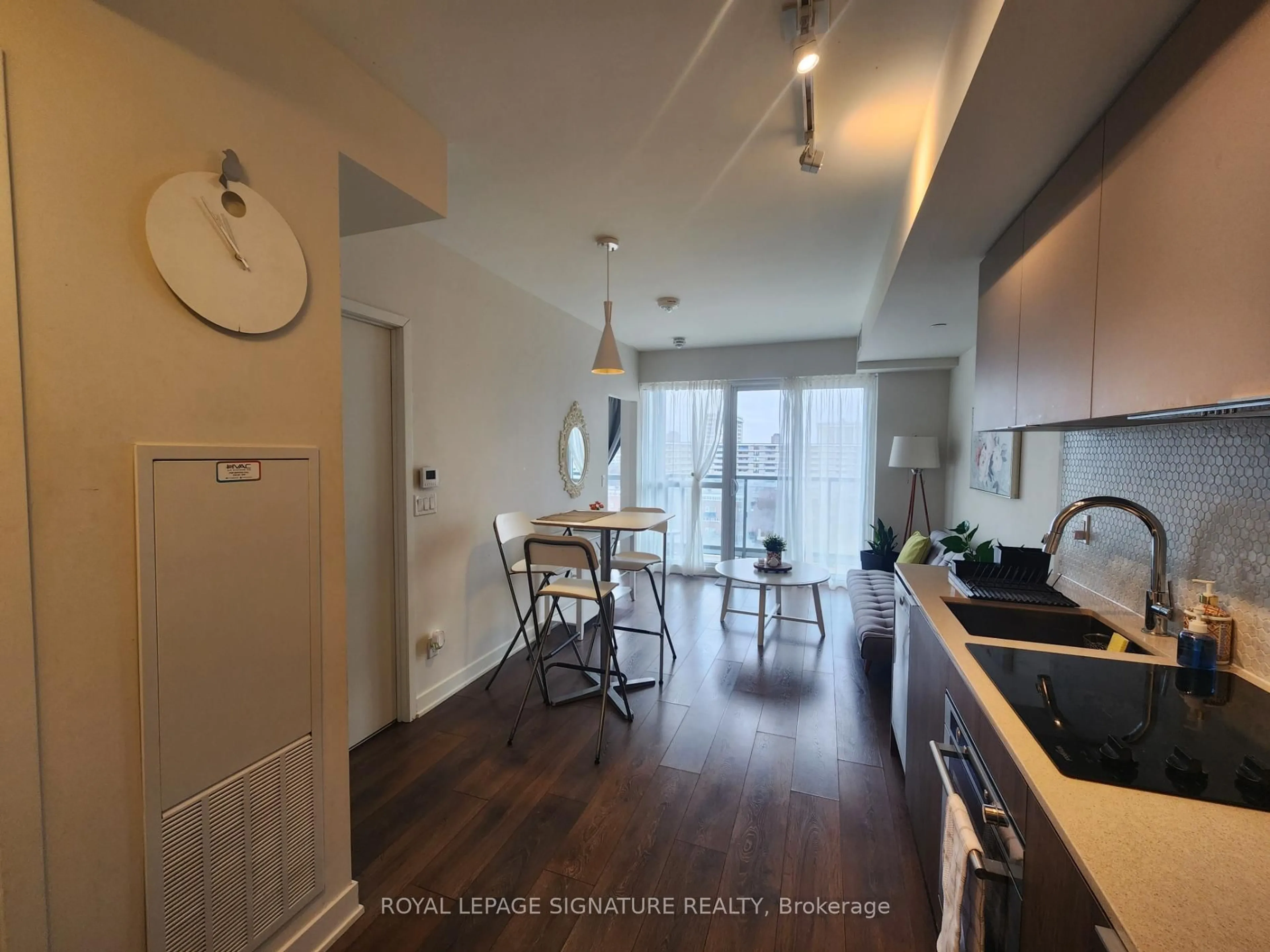 Unknown for 2 Sonic Way #808, Toronto Ontario M3C 0P2