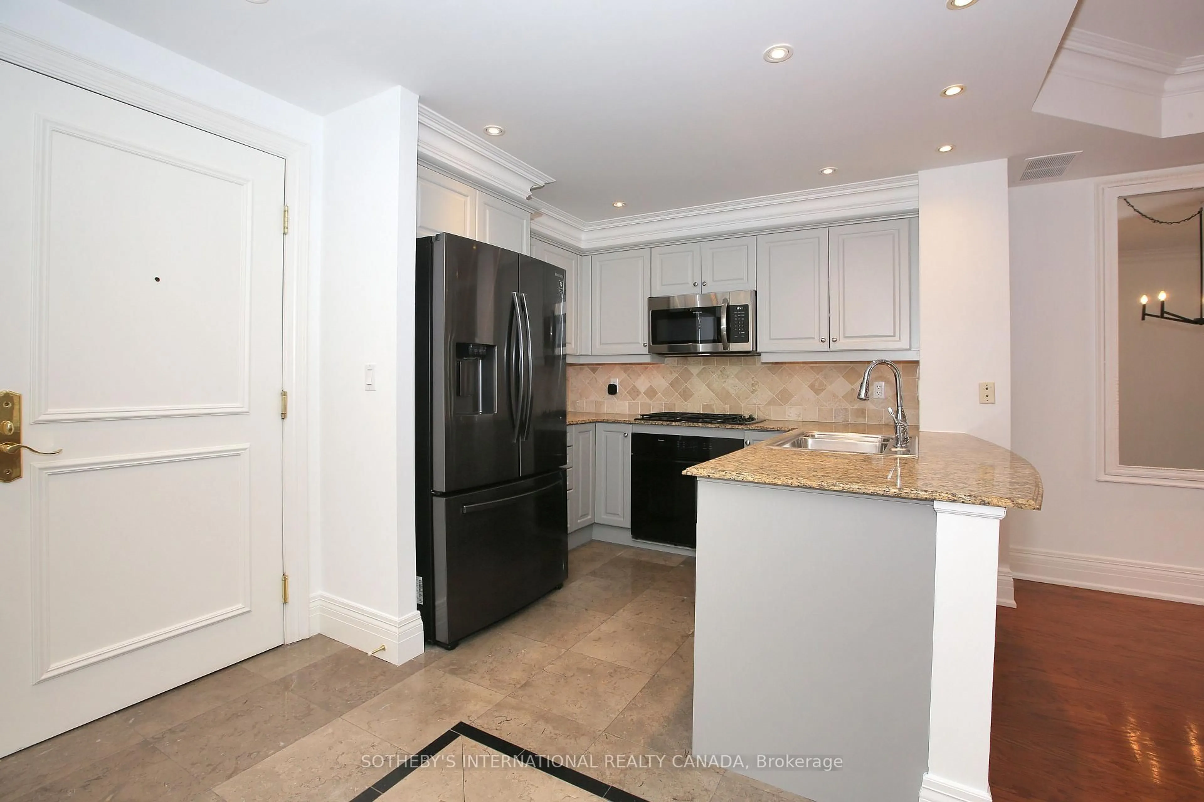 Unknown for 33 Delisle Ave #809, Toronto Ontario M4V 3C7