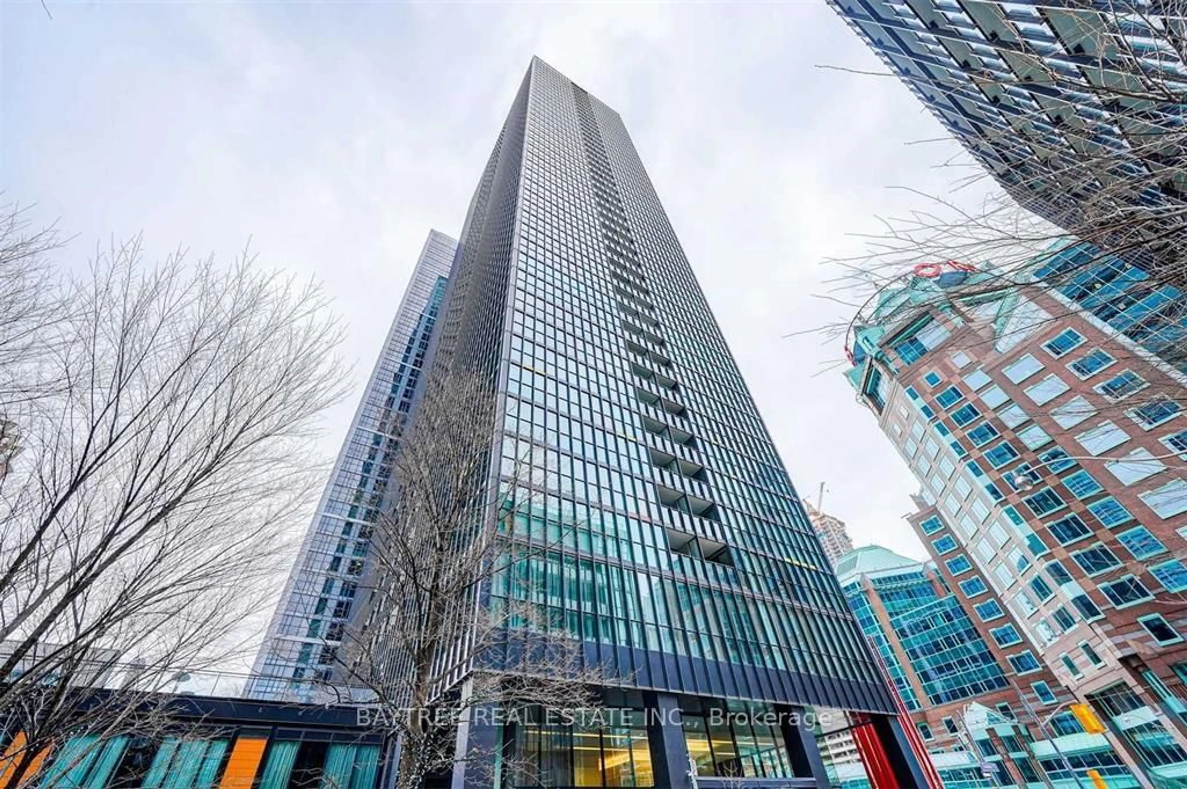 Indoor foyer for 110 Charles St #2201, Toronto Ontario M4Y 1T5