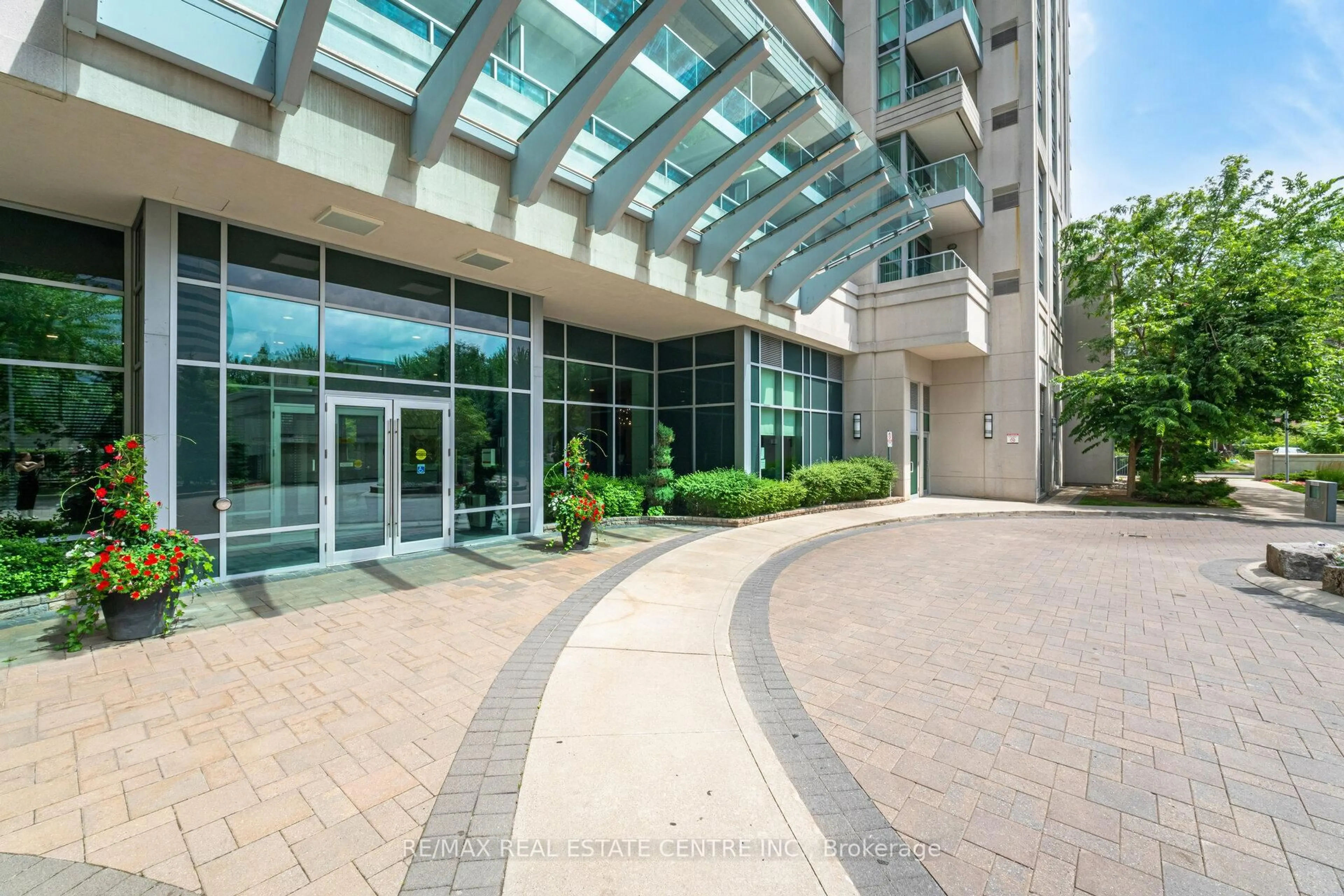 Indoor foyer for 17 Anndale Dr #906, Toronto Ontario M2N 2W7
