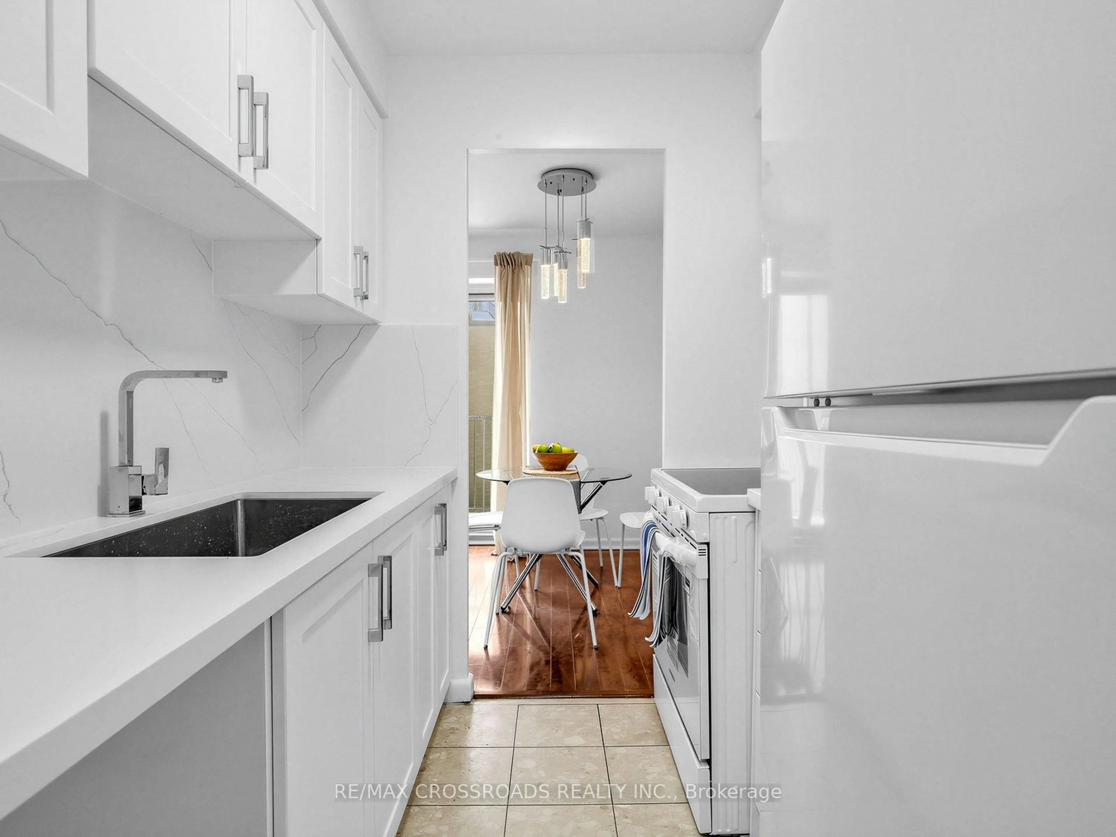 Standard kitchen, ceramic/tile floor for 8 Kingsbridge Crt #407, Toronto Ontario M2R 1L5