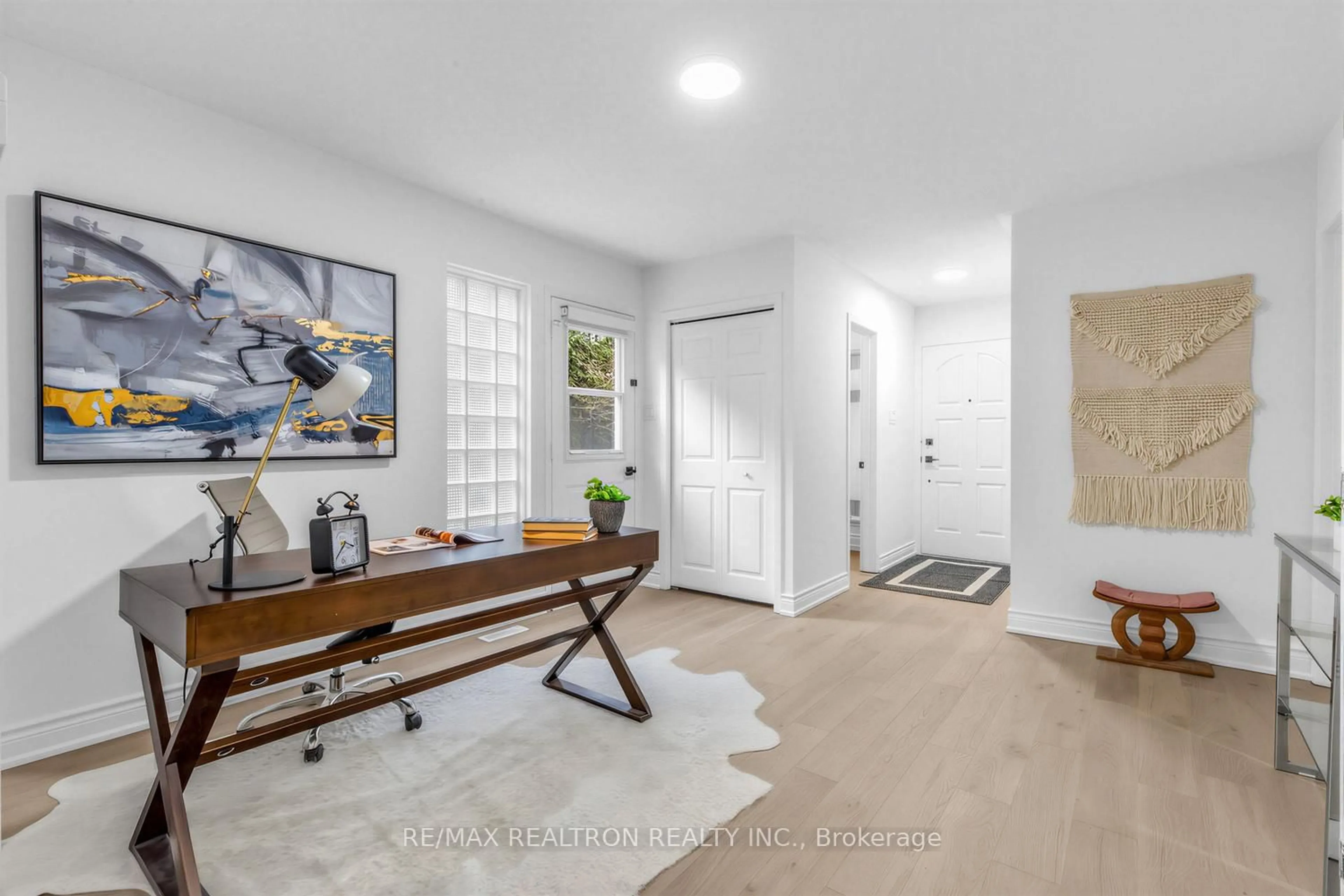 Indoor entryway for 171 Sexton Cres, Toronto Ontario M2H 2L7