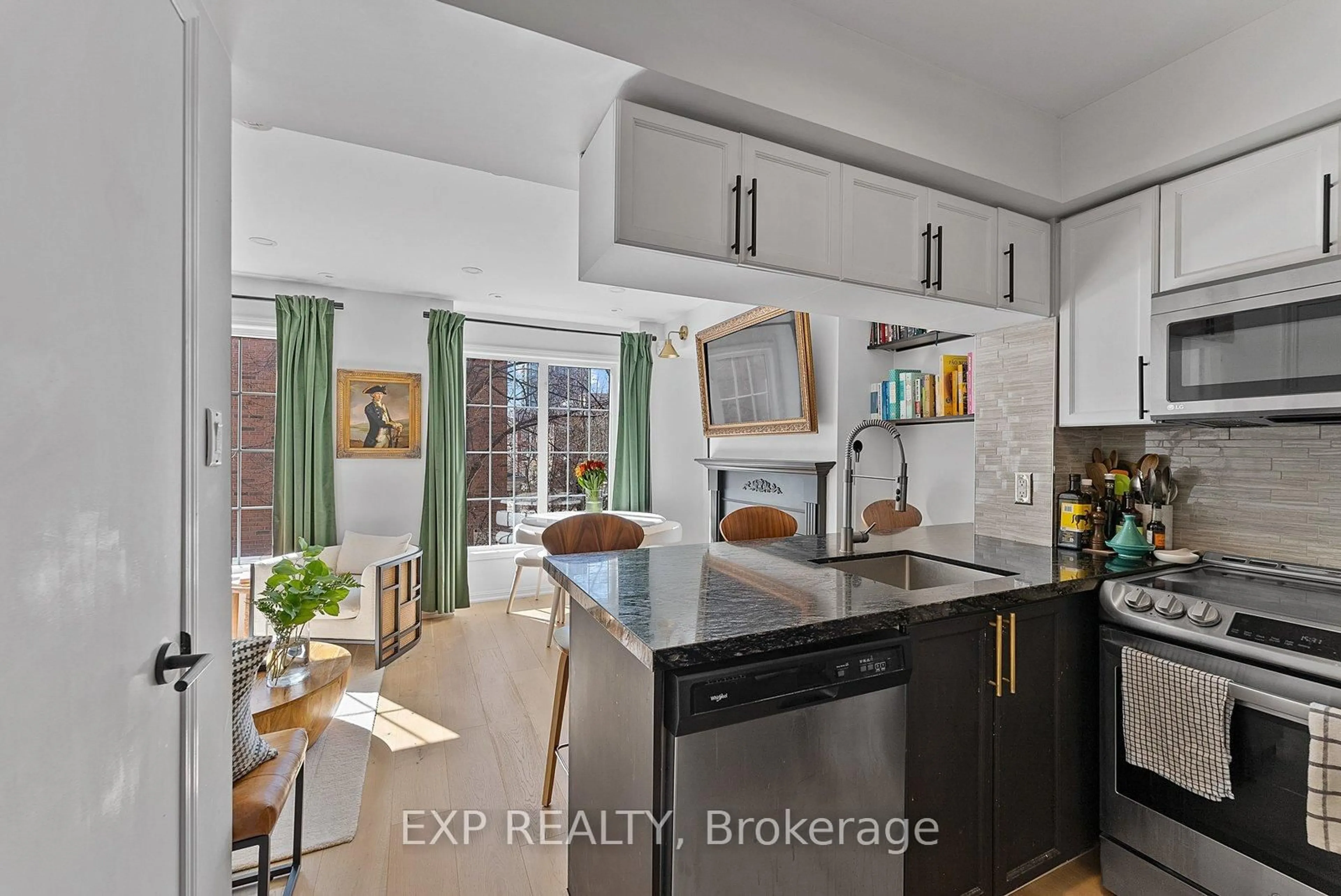 Open concept kitchen, ceramic/tile floor for 3 Everson Dr #675, Toronto Ontario M2N 7C2