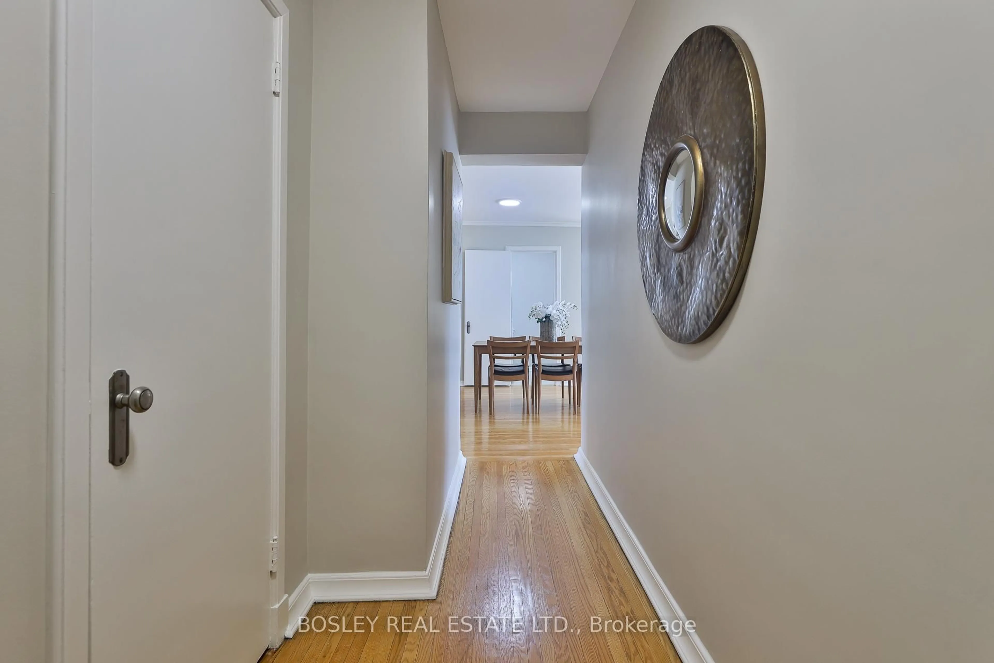 Indoor entryway for 707 Eglinton Ave #201, Toronto Ontario M5N 1C8