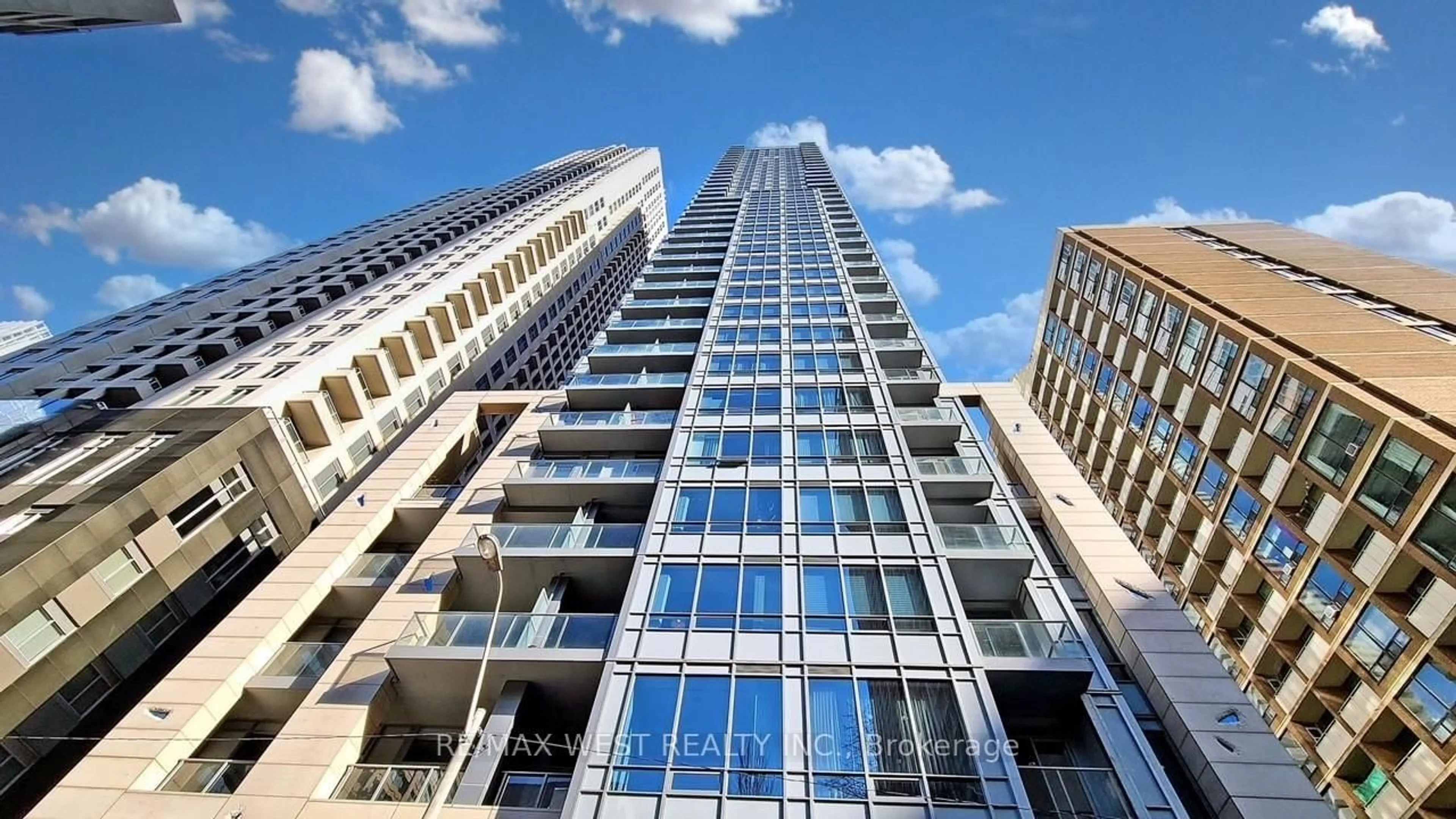 Unknown for 21 Balmuto St #1202, Toronto Ontario M4Y 1W4