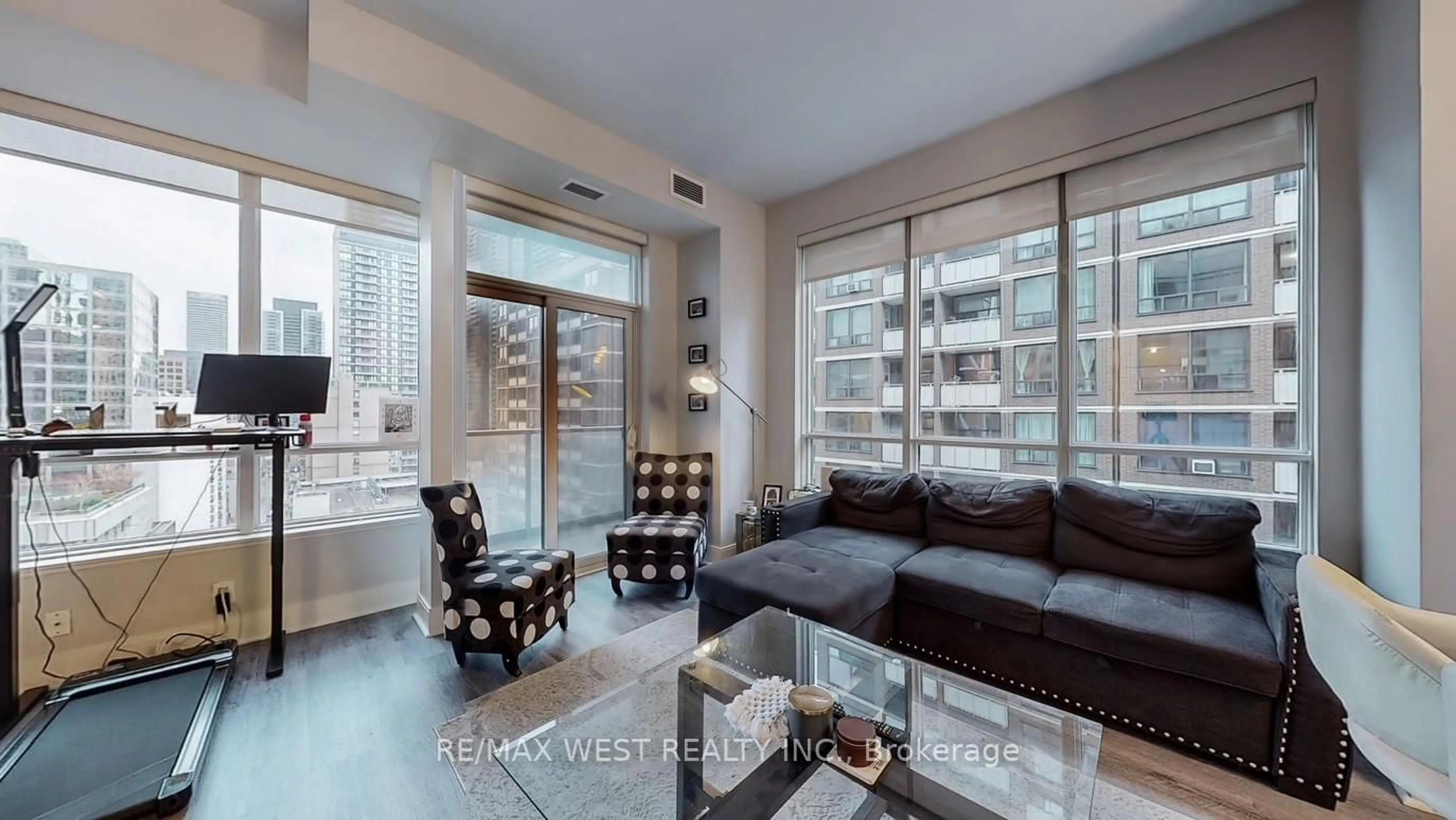 Living room with furniture, unknown for 21 Balmuto St #1202, Toronto Ontario M4Y 1W4