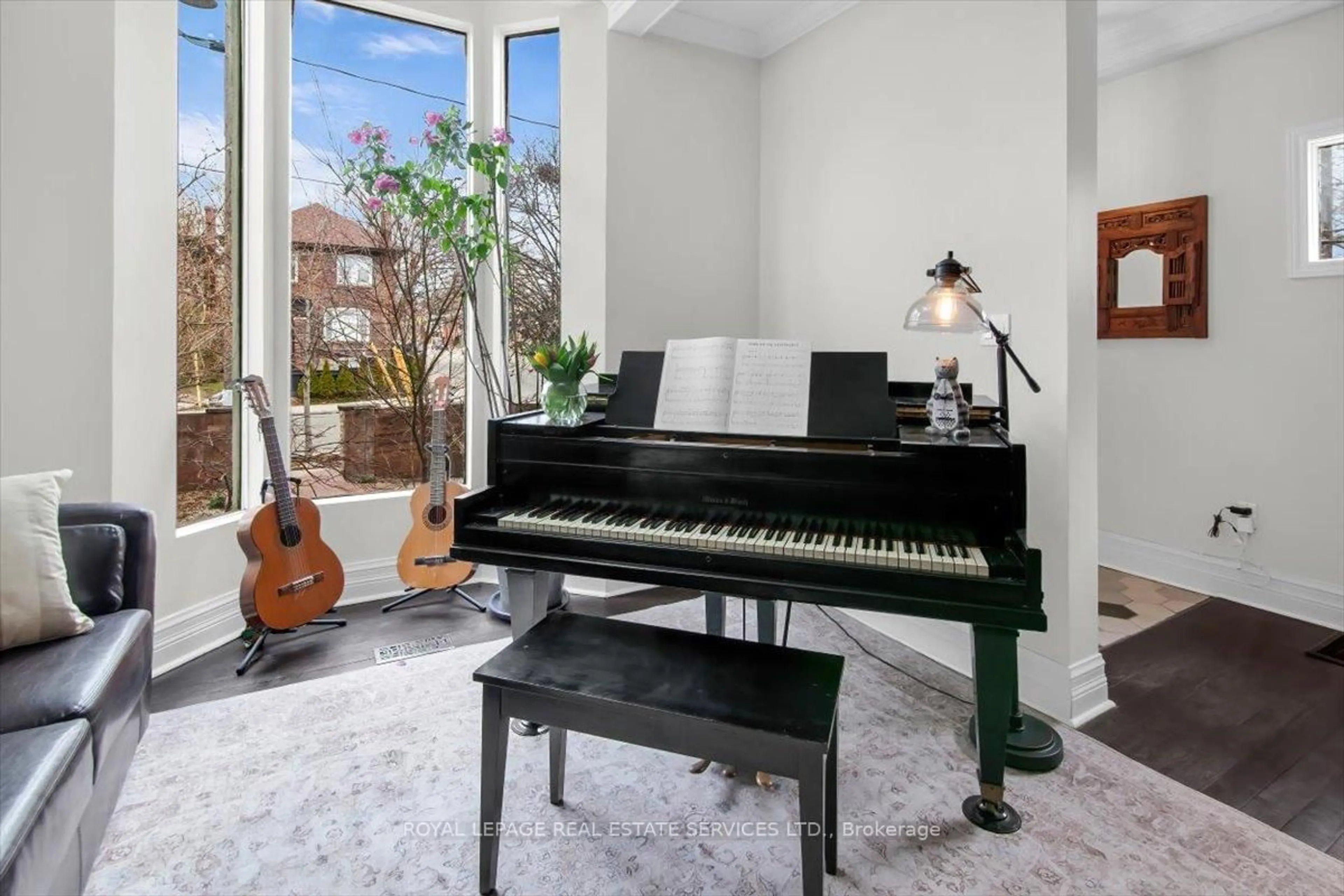 Unknown for 239 Heath St, Toronto Ontario M4T 1T1