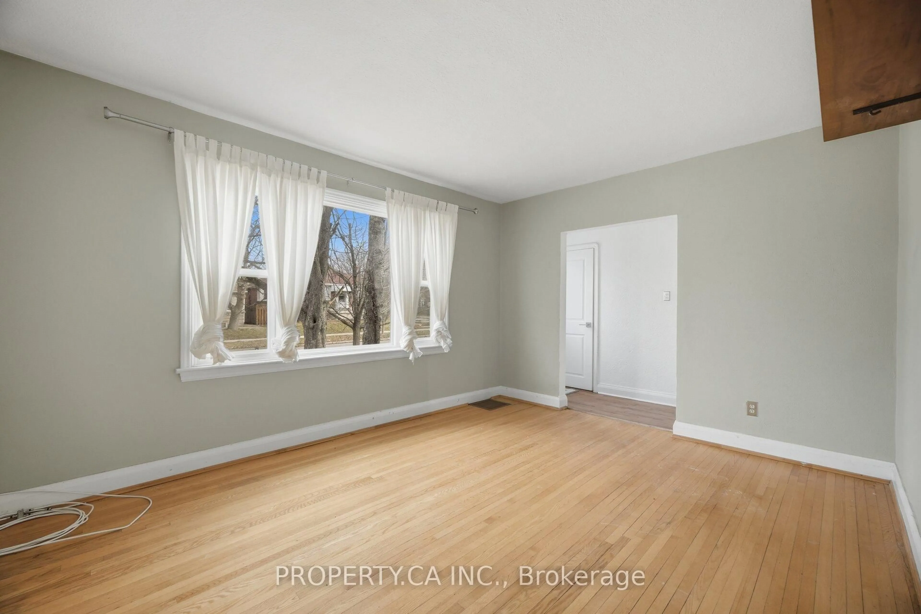 A pic of a room for 109 Pleasant Ave, Toronto Ontario M2M 1M2