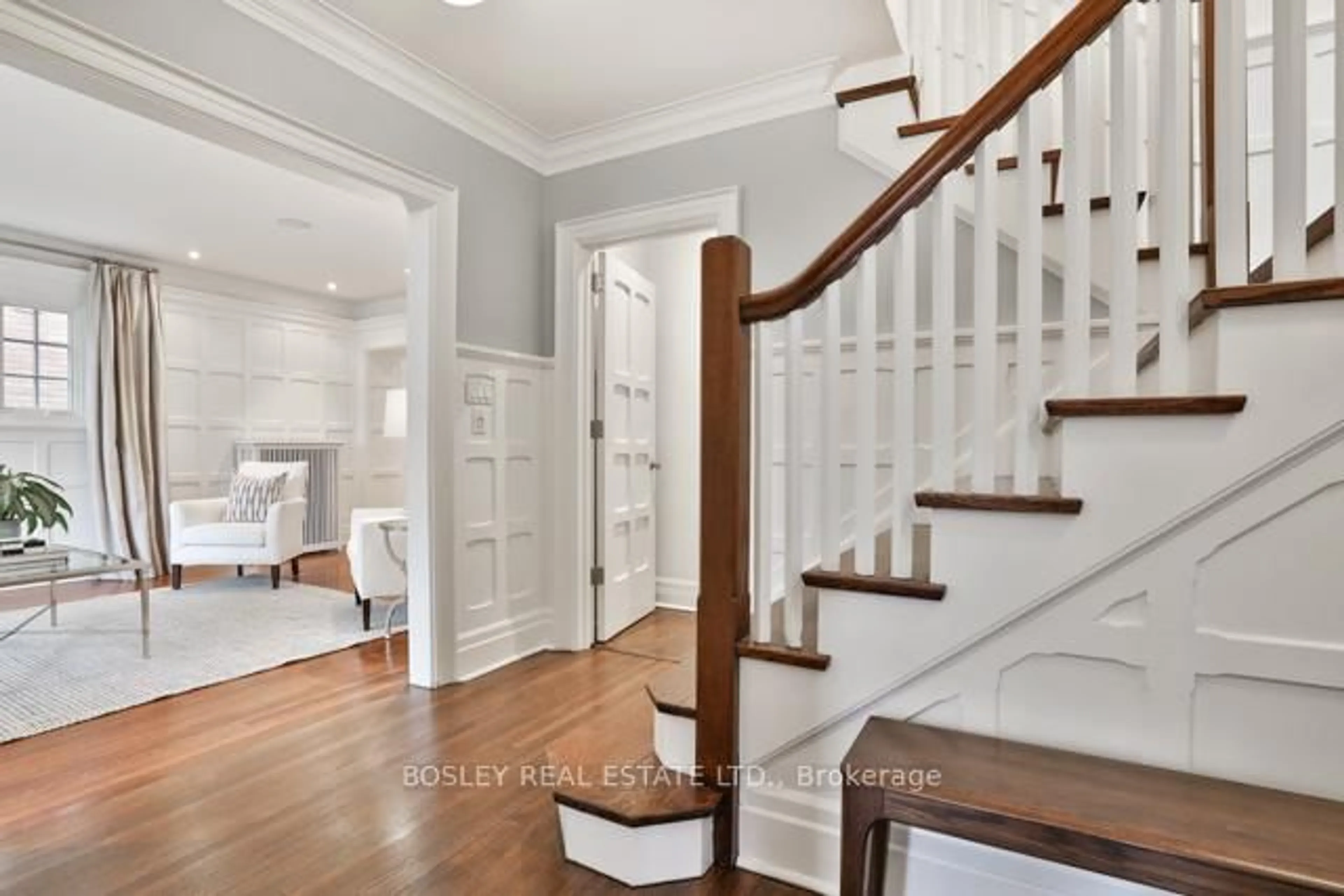 Indoor entryway for 72 Hudson Dr, Toronto Ontario M4T 2K3