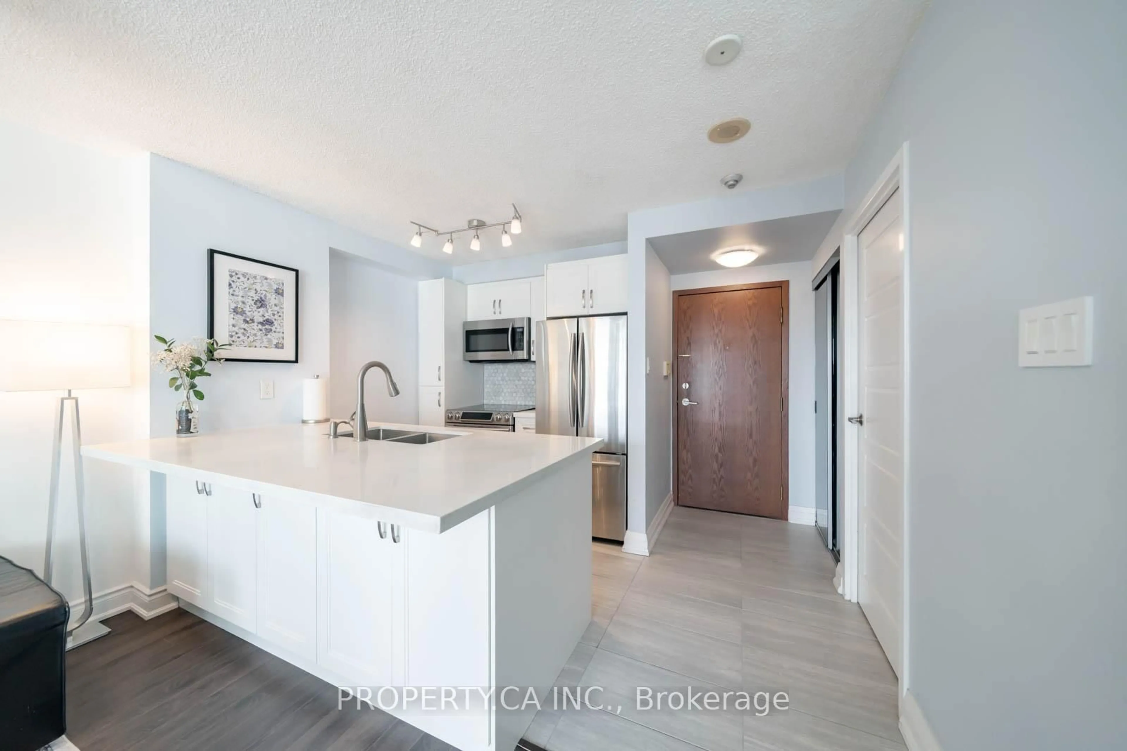 Open concept kitchen, ceramic/tile floor for 10 Yonge St #1209, Toronto Ontario M5E 1R4