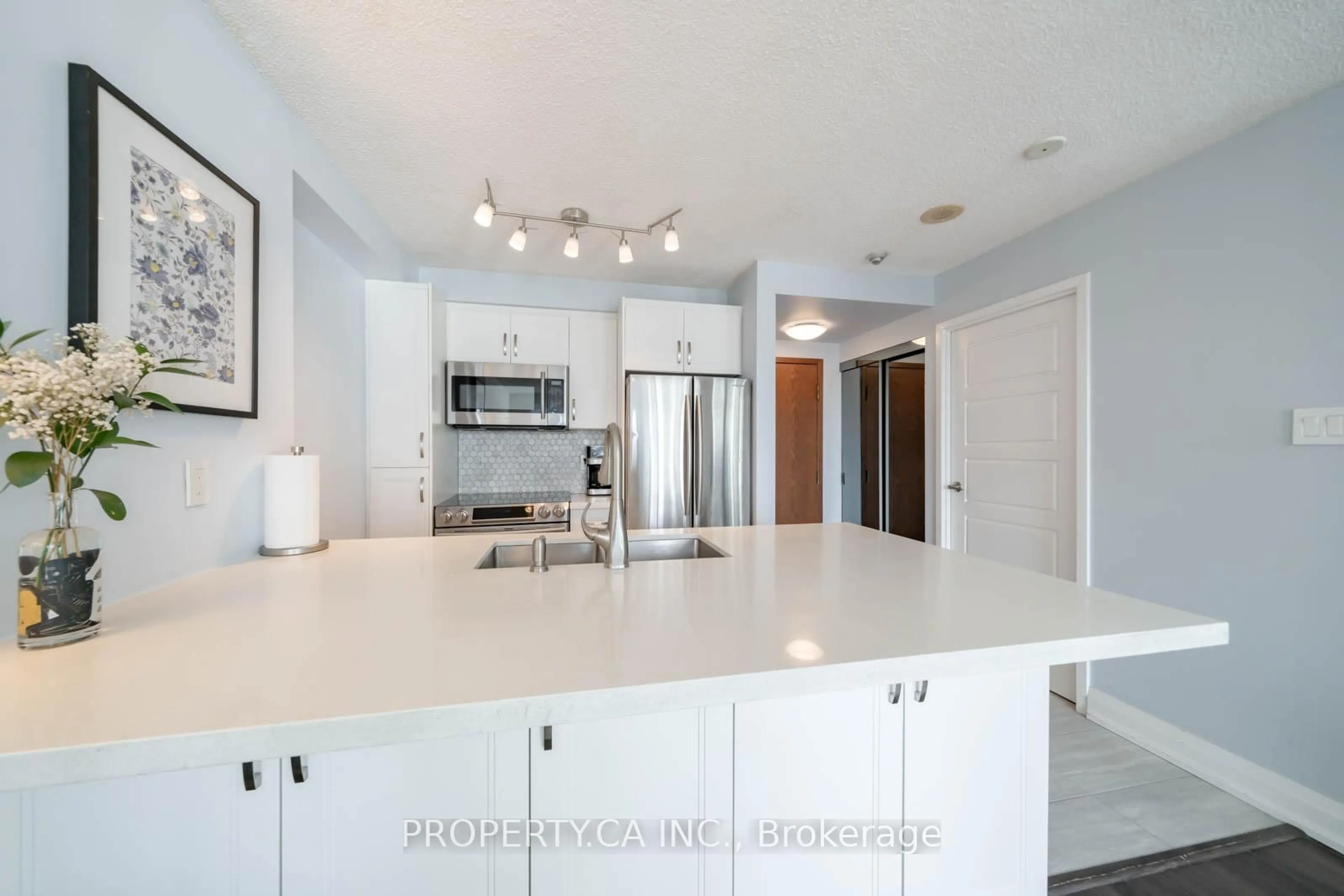 Open concept kitchen, ceramic/tile floor for 10 Yonge St #1209, Toronto Ontario M5E 1R4