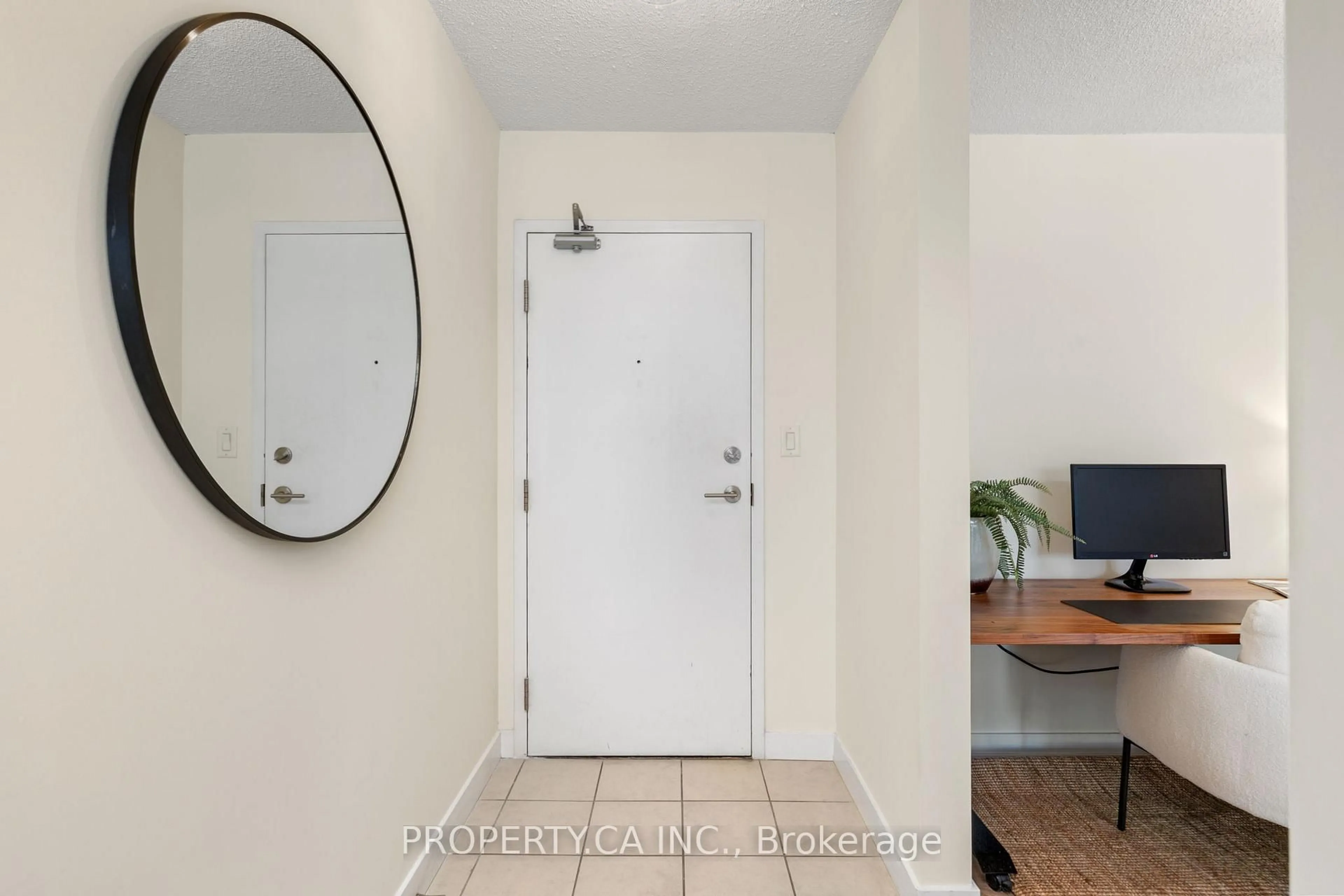 Indoor entryway for 11 Brunel Crt #503, Toronto Ontario M5V 3Y3