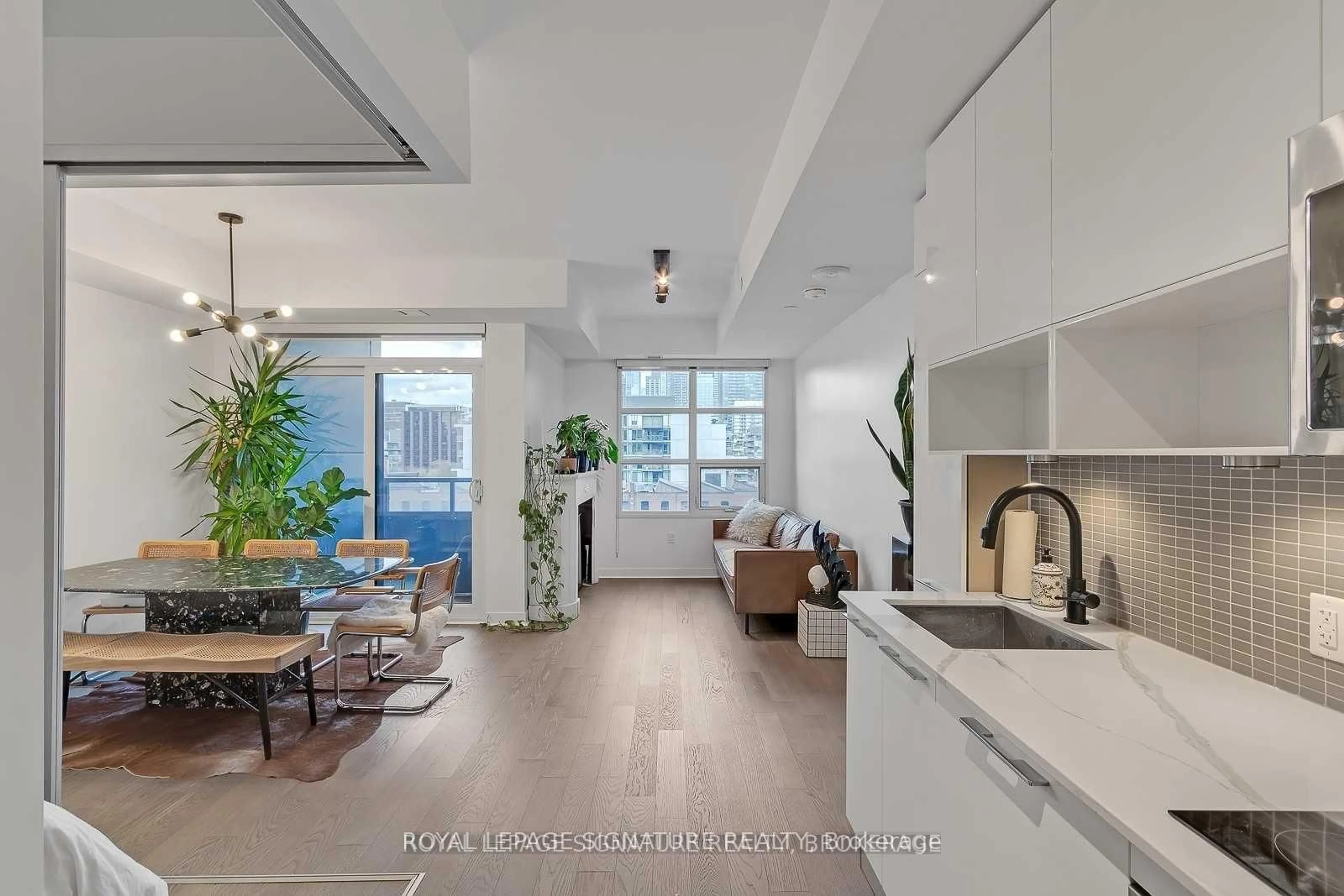 Open concept kitchen, unknown for 501 Adelaide St #804, Toronto Ontario M5V 0R3