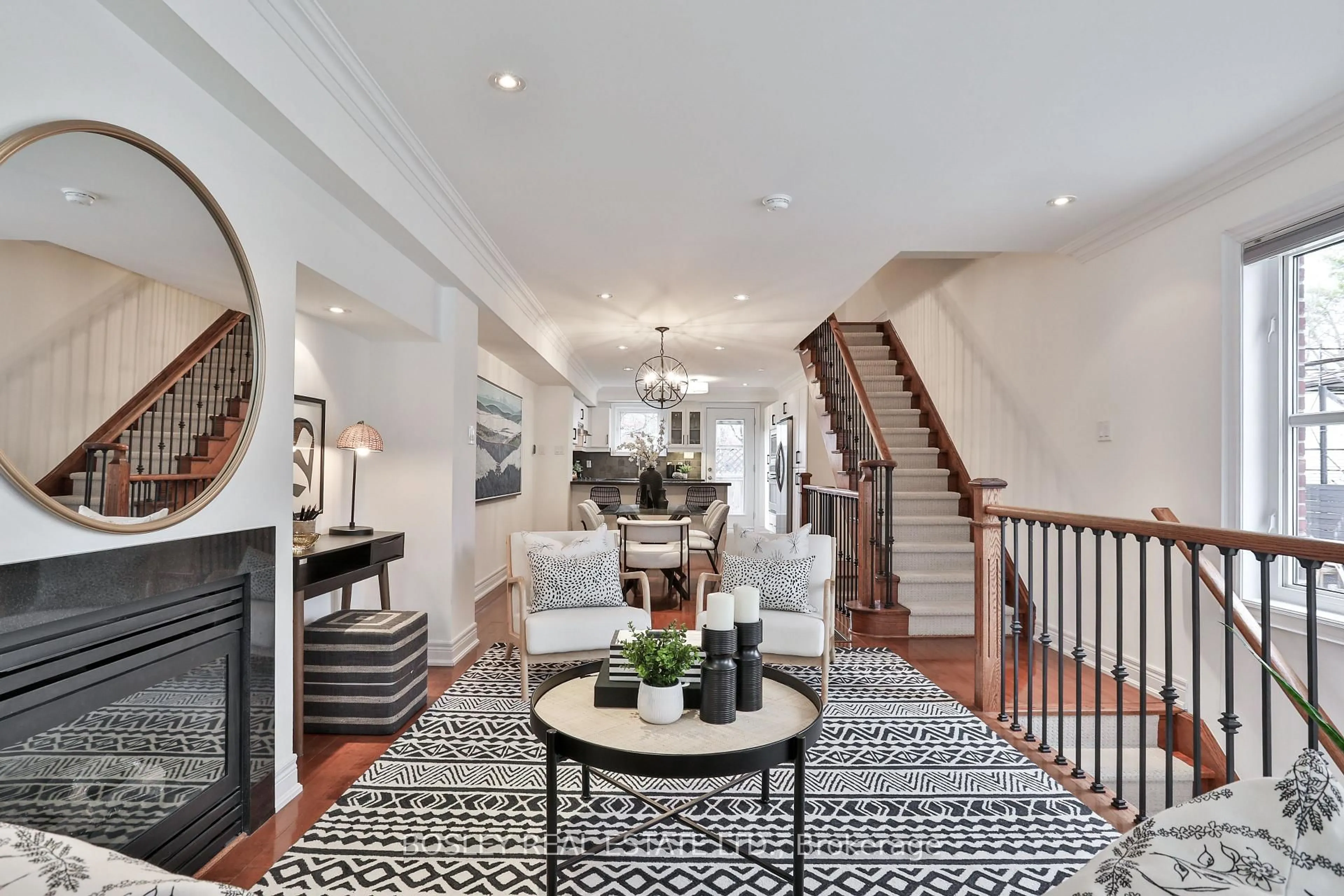 Unknown for 188 McCaul St, Toronto Ontario M5T 1W5