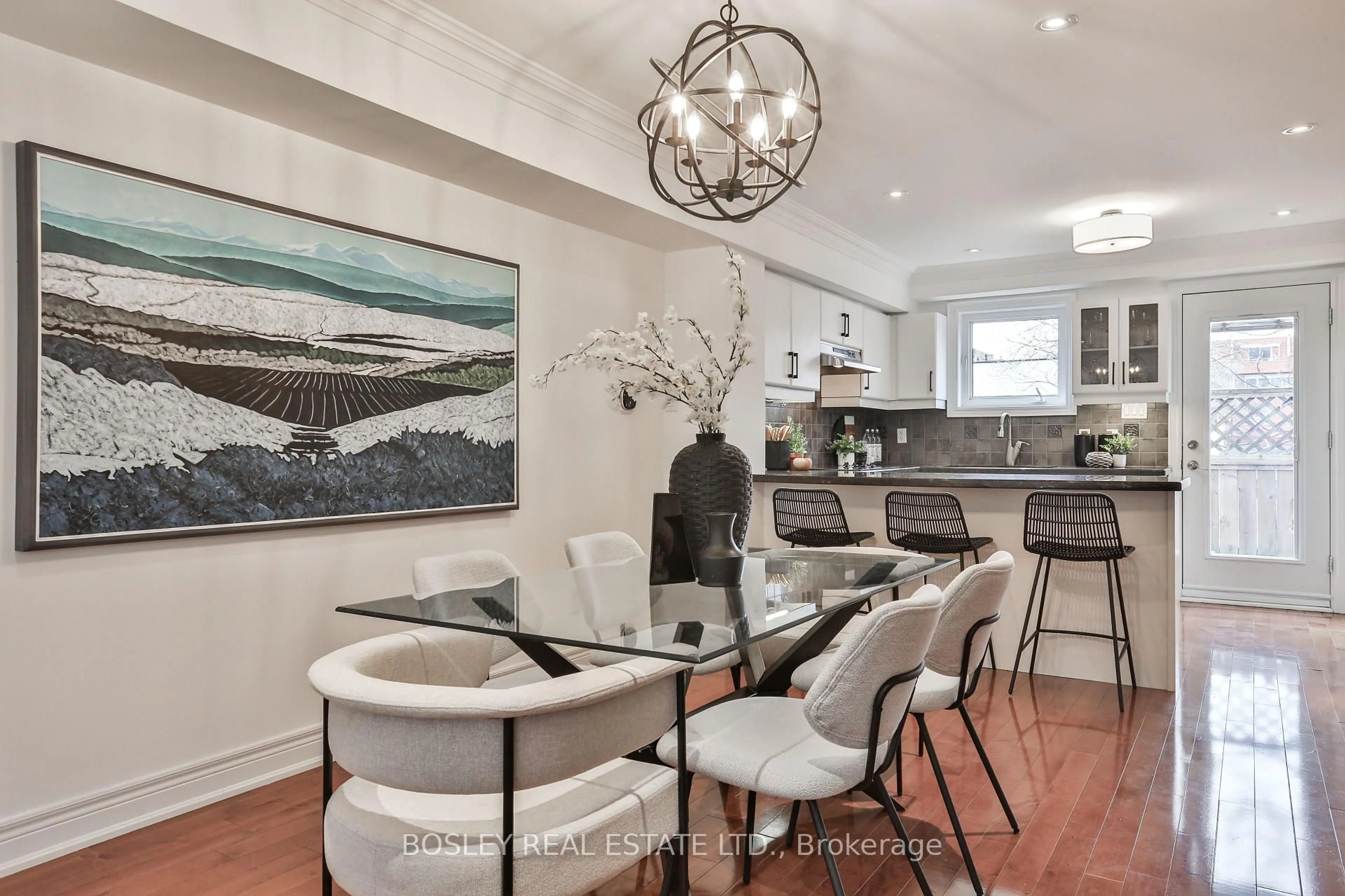 Unknown for 188 McCaul St, Toronto Ontario M5T 1W5