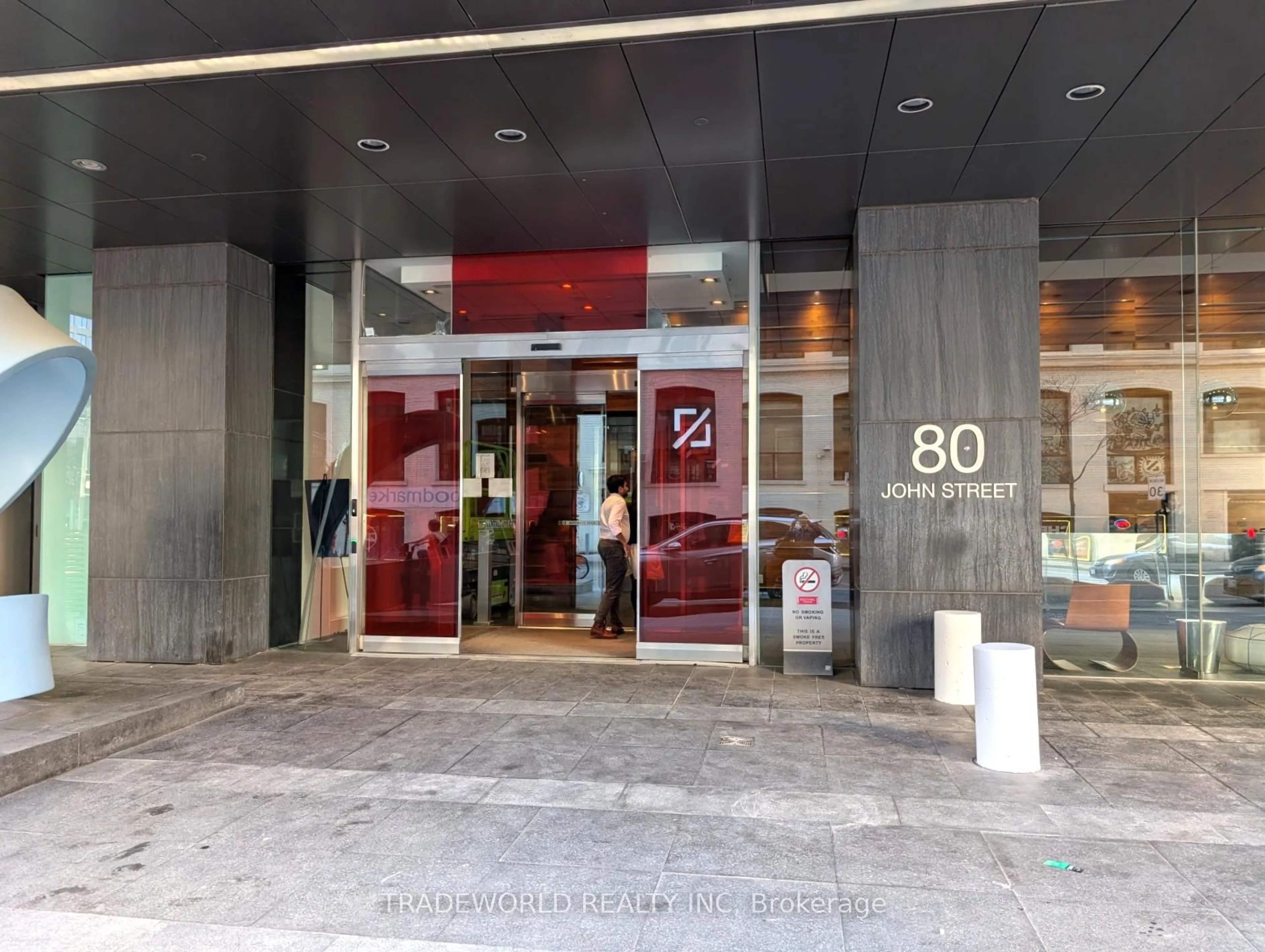 Indoor foyer for 80 John St #2508, Toronto Ontario M5V 3X4