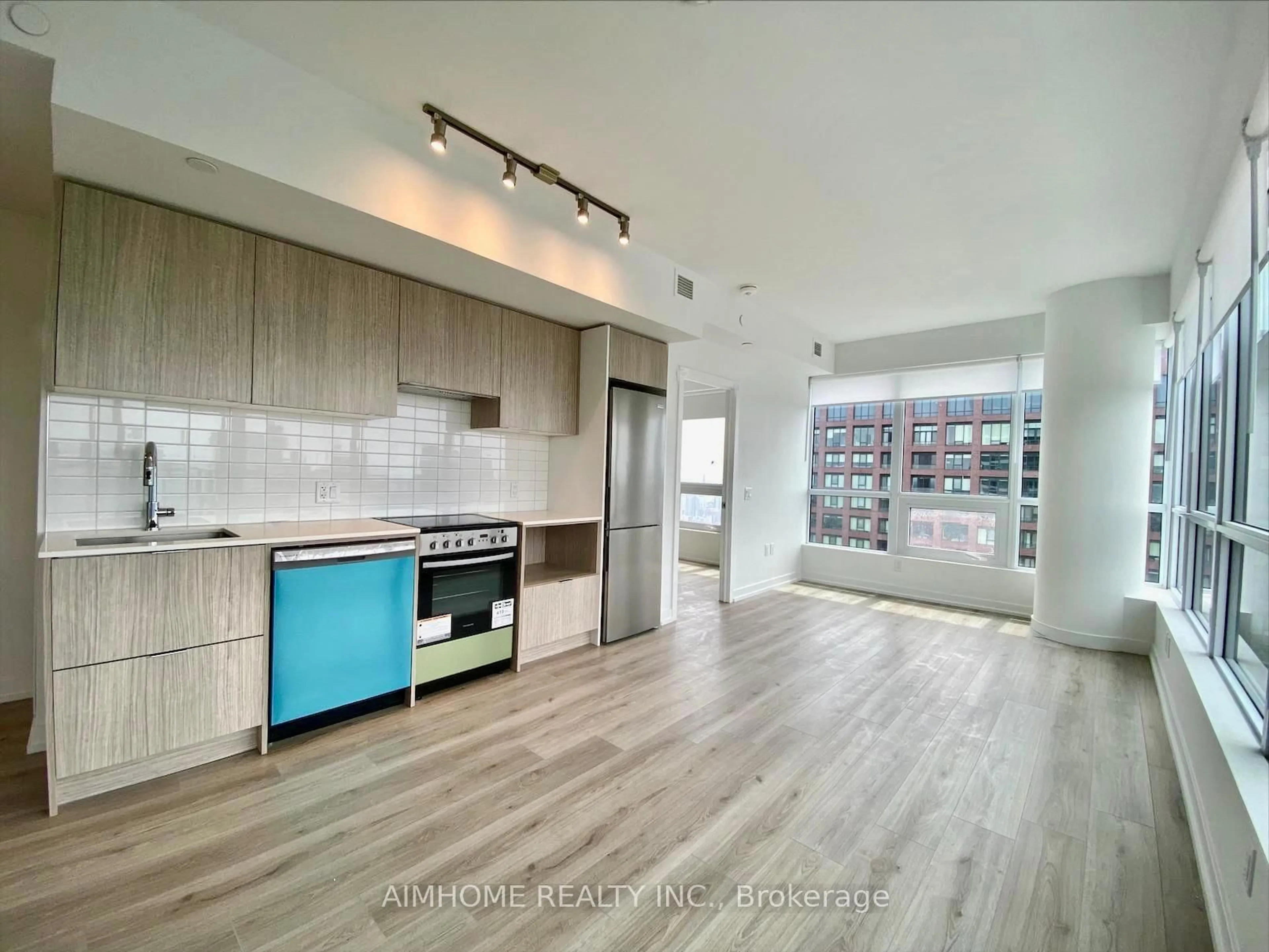 Open concept kitchen, unknown for 395 Bloor St #4902, Toronto Ontario M4W 1H7