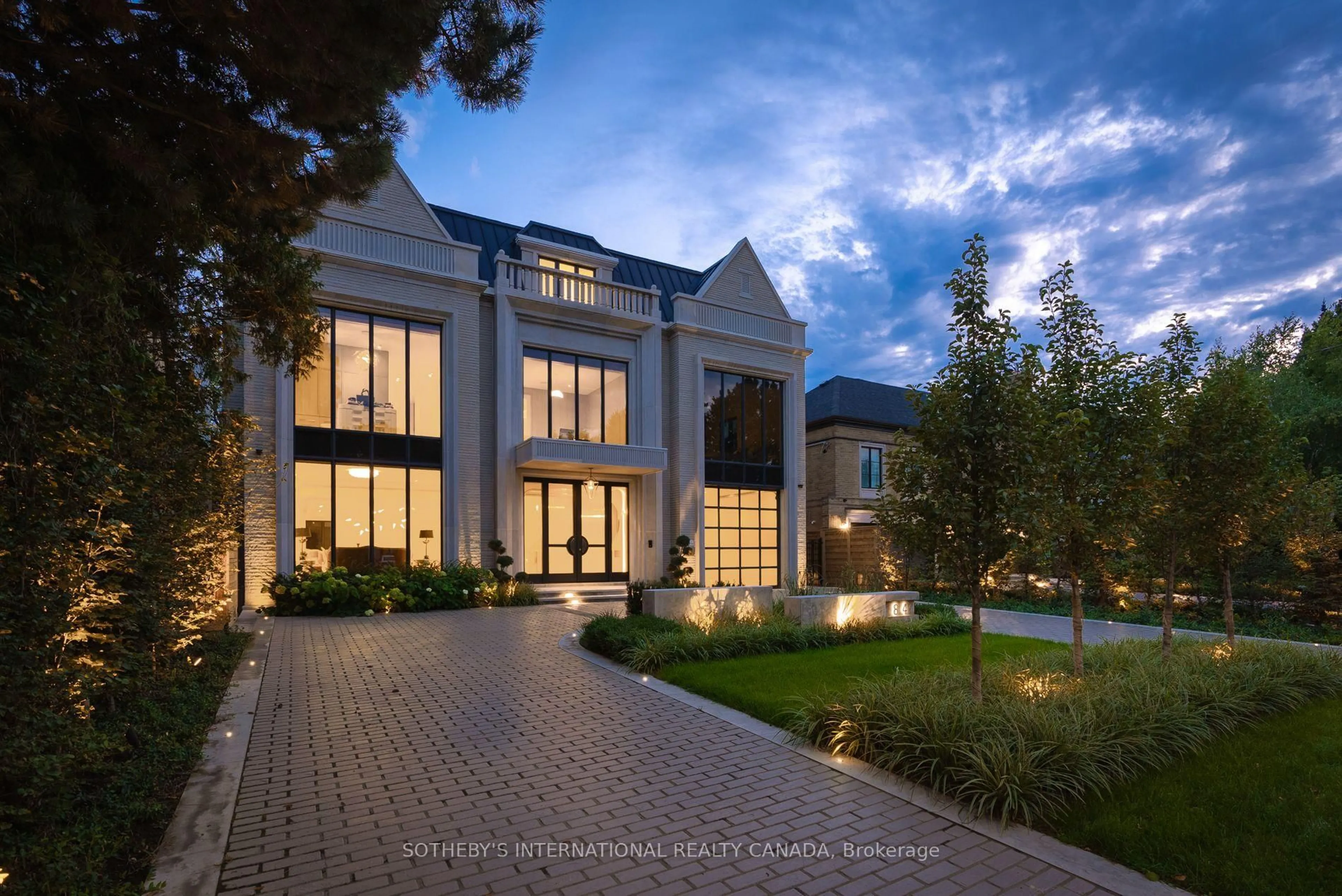 Indoor foyer for 84 Old Forest Hill Rd, Toronto Ontario M5P 2R5