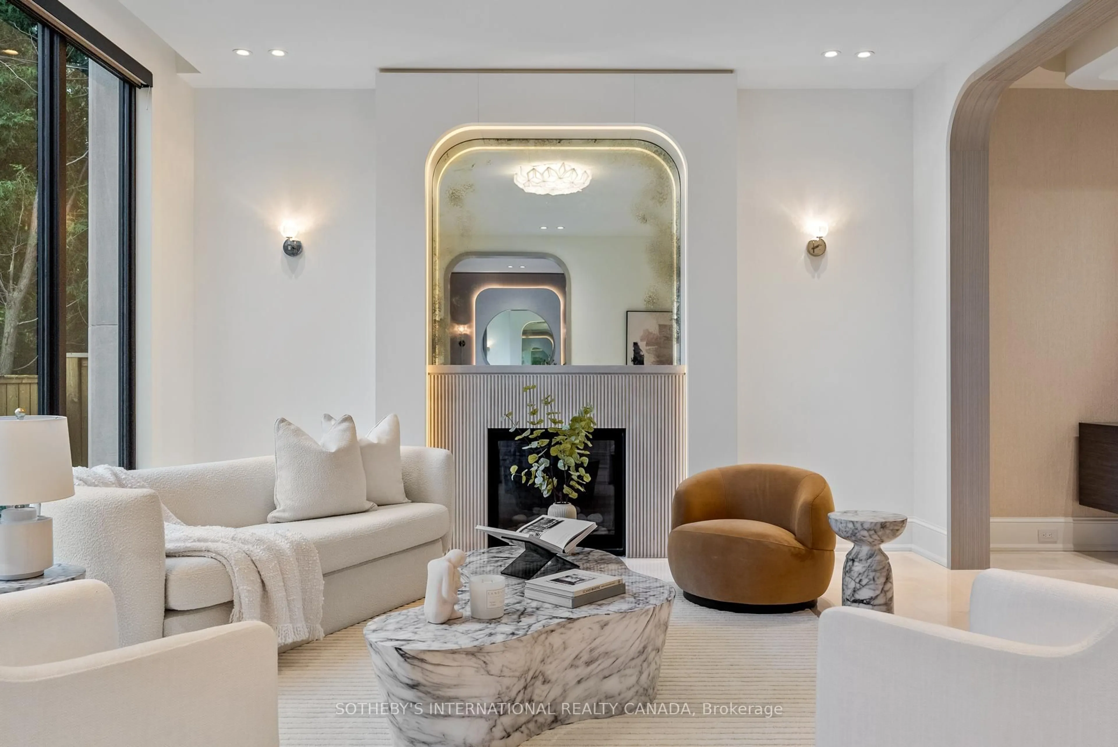 Living room with furniture, unknown for 84 Old Forest Hill Rd, Toronto Ontario M5P 2R5