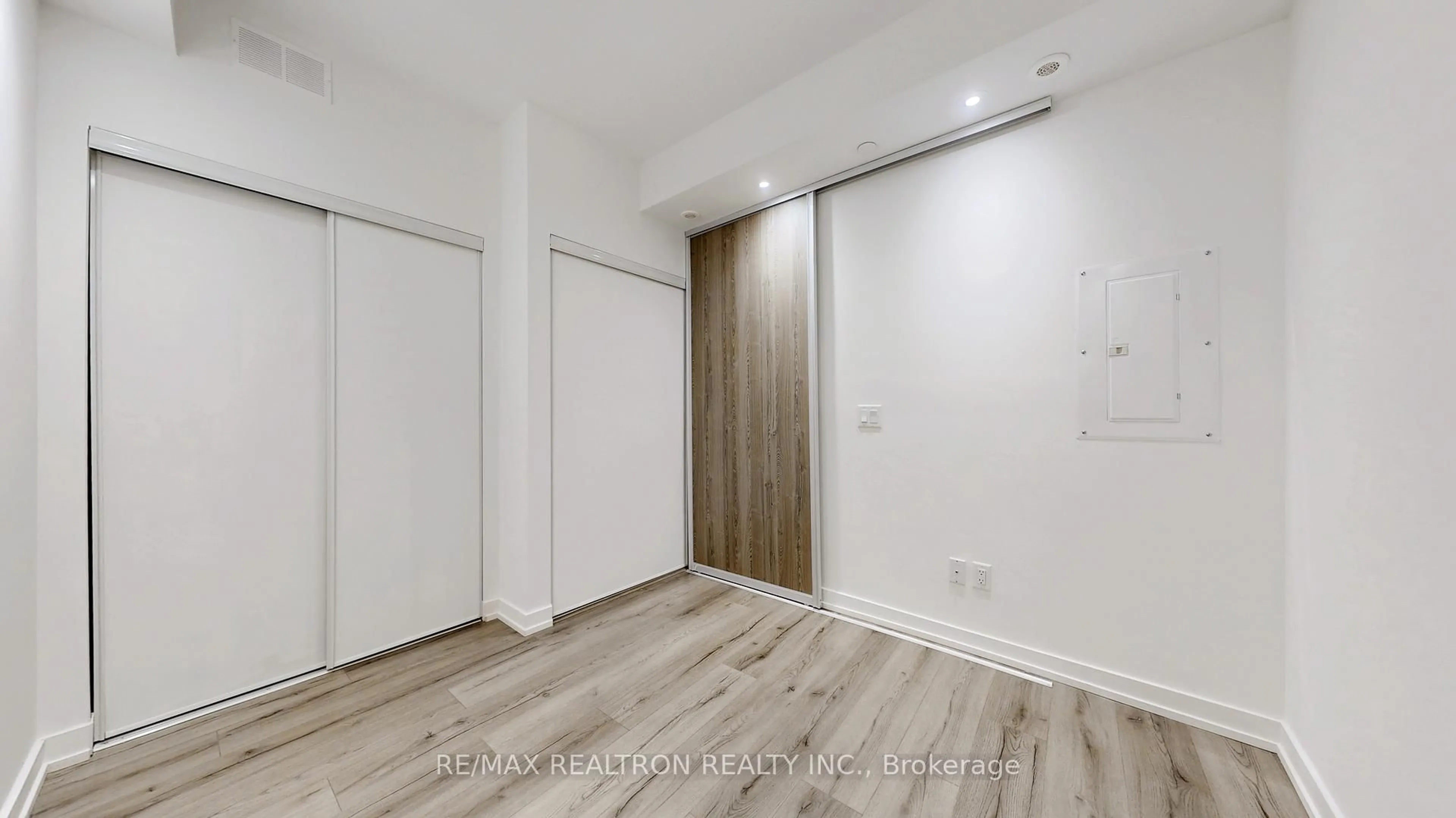 A pic of a room for 260 Finch Ave #TH 1, Toronto Ontario M2N 0L3